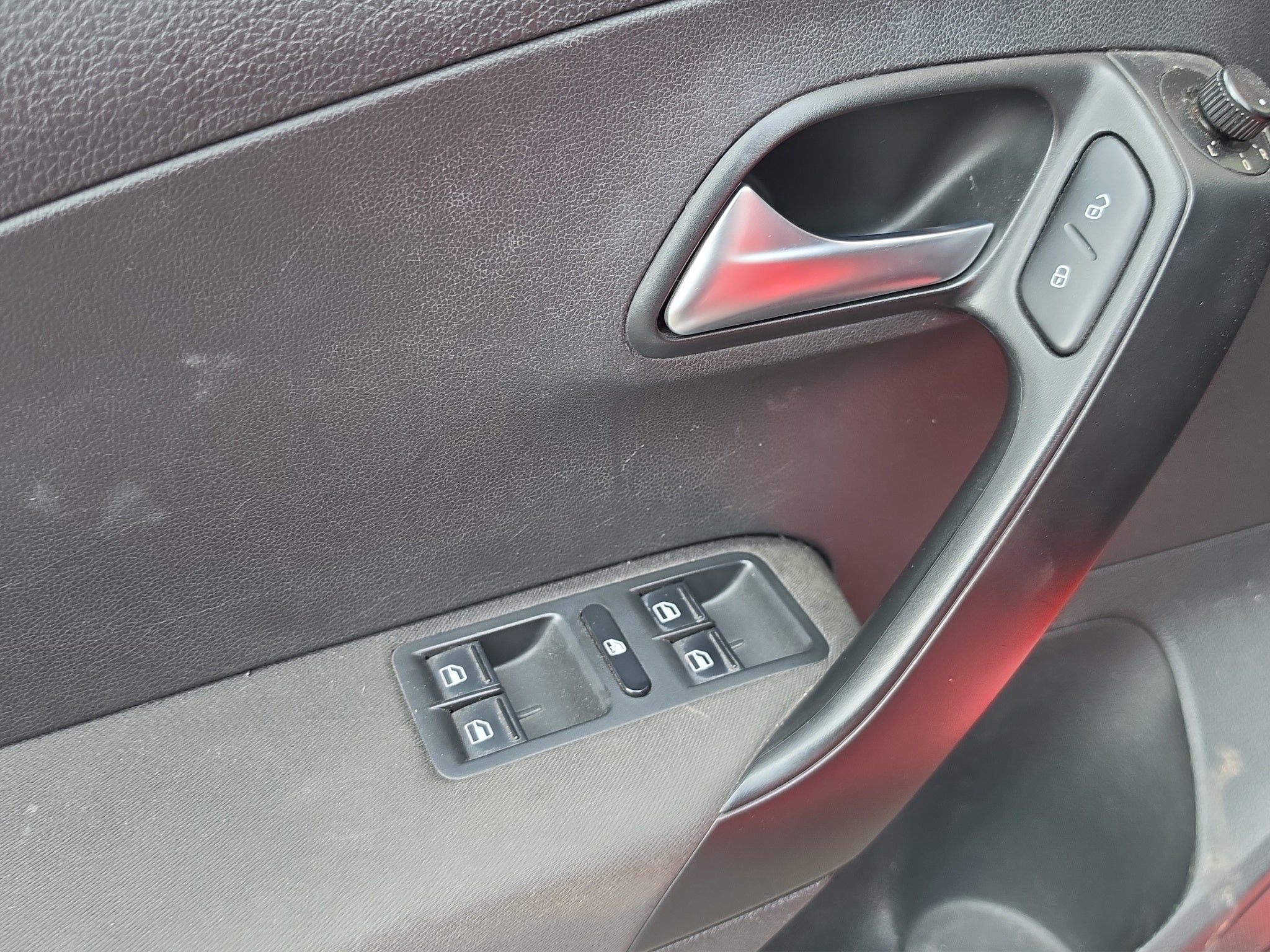 2020 Volkswagen Polo 1.6 L4 Design & Sound Mt