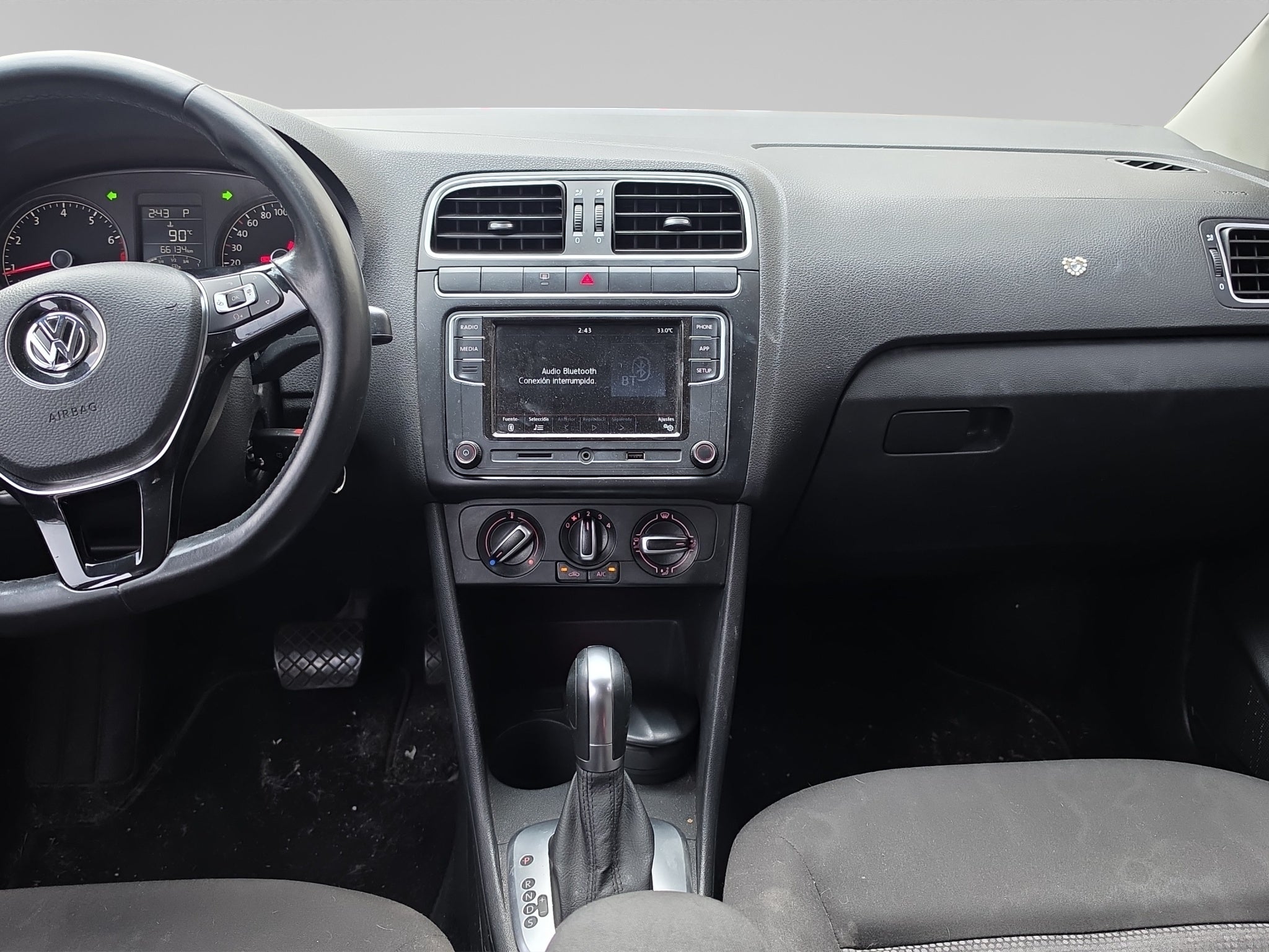 2020 Volkswagen Polo 1.6 L4 Design & Sound Mt