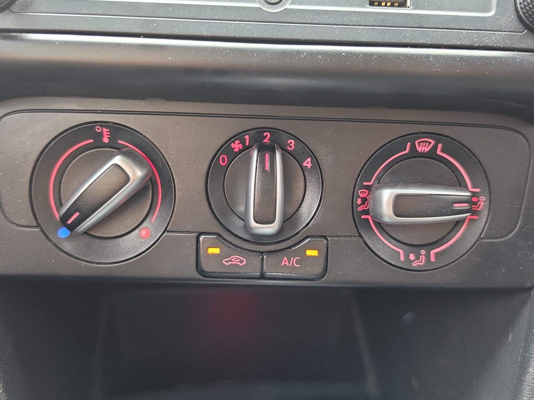 2020 Volkswagen Polo 1.6 L4 Design & Sound Mt