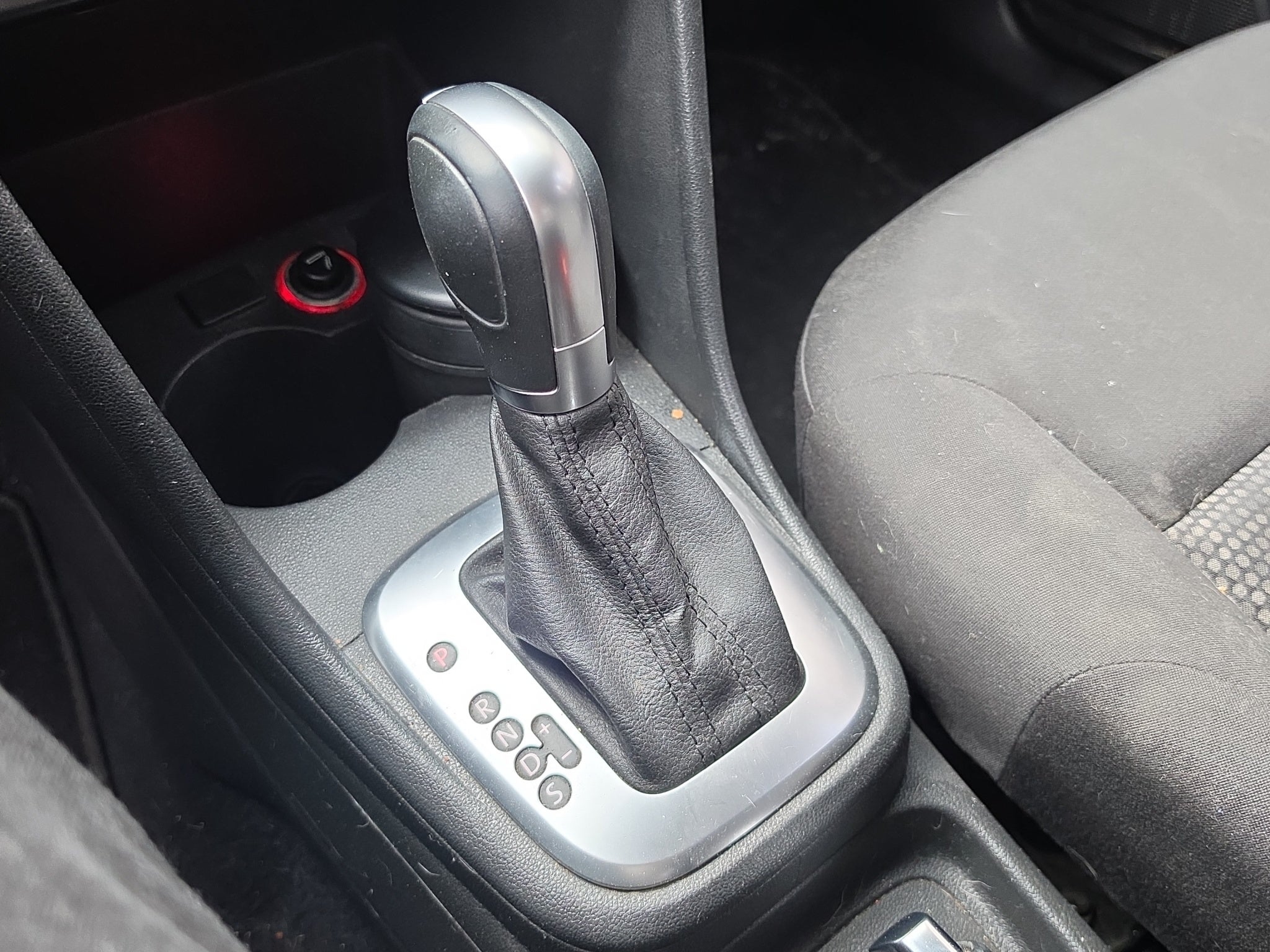 2020 Volkswagen Polo 1.6 L4 Design & Sound Mt
