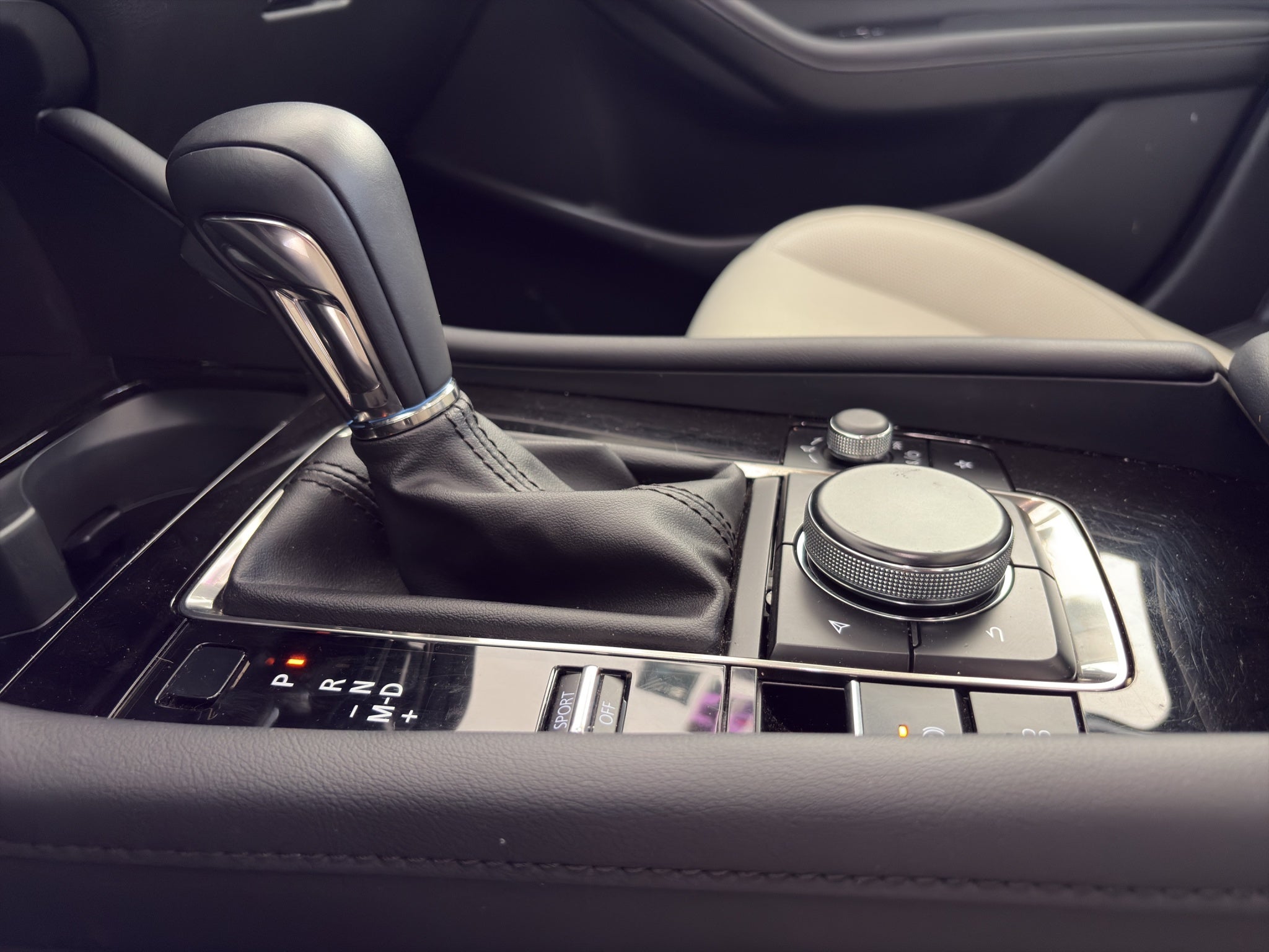 2025 Mazda Mazda 3 2.5 Signature Sedan At