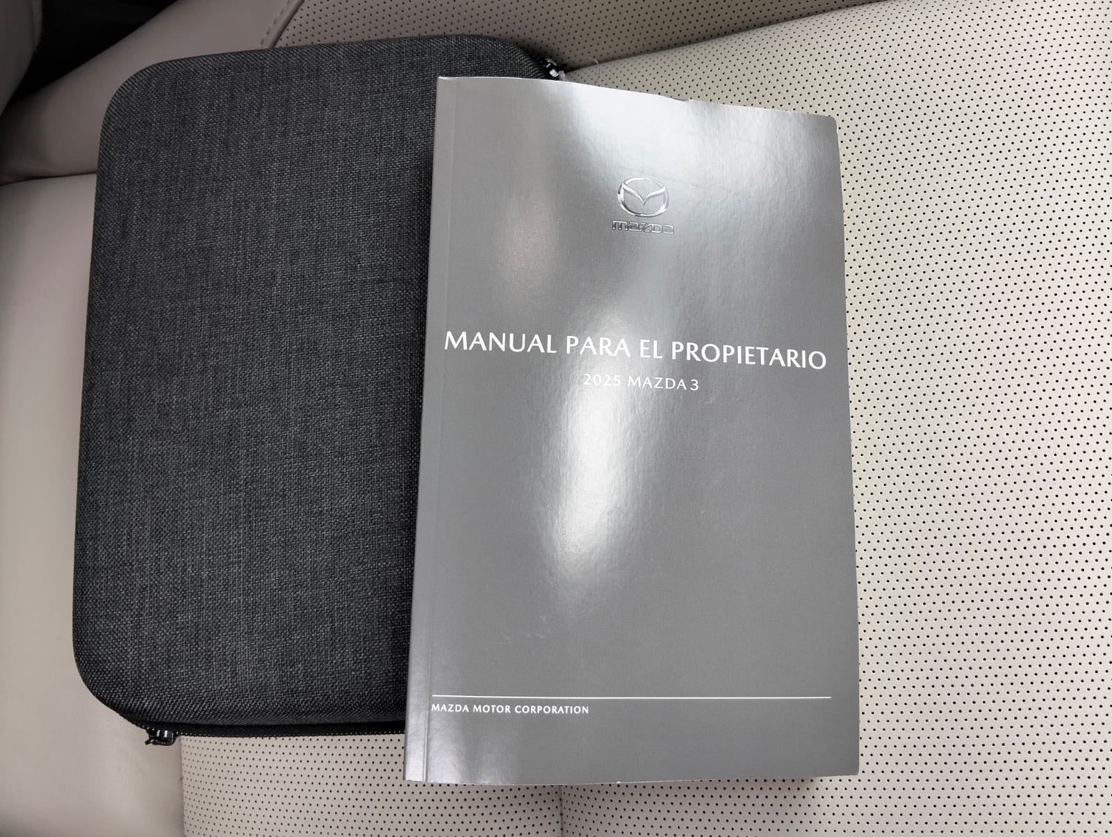 2025 Mazda Mazda 3 2.5 Signature Sedan At