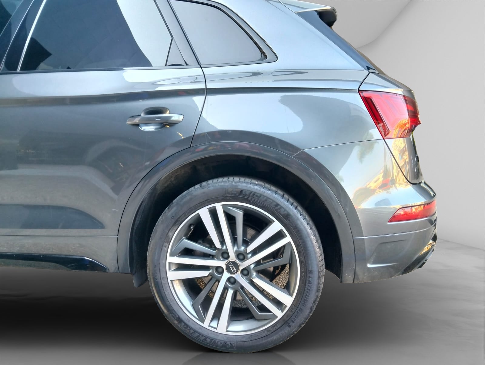 2023 Audi Q5 2.0 L4 S Line S-Tronic At