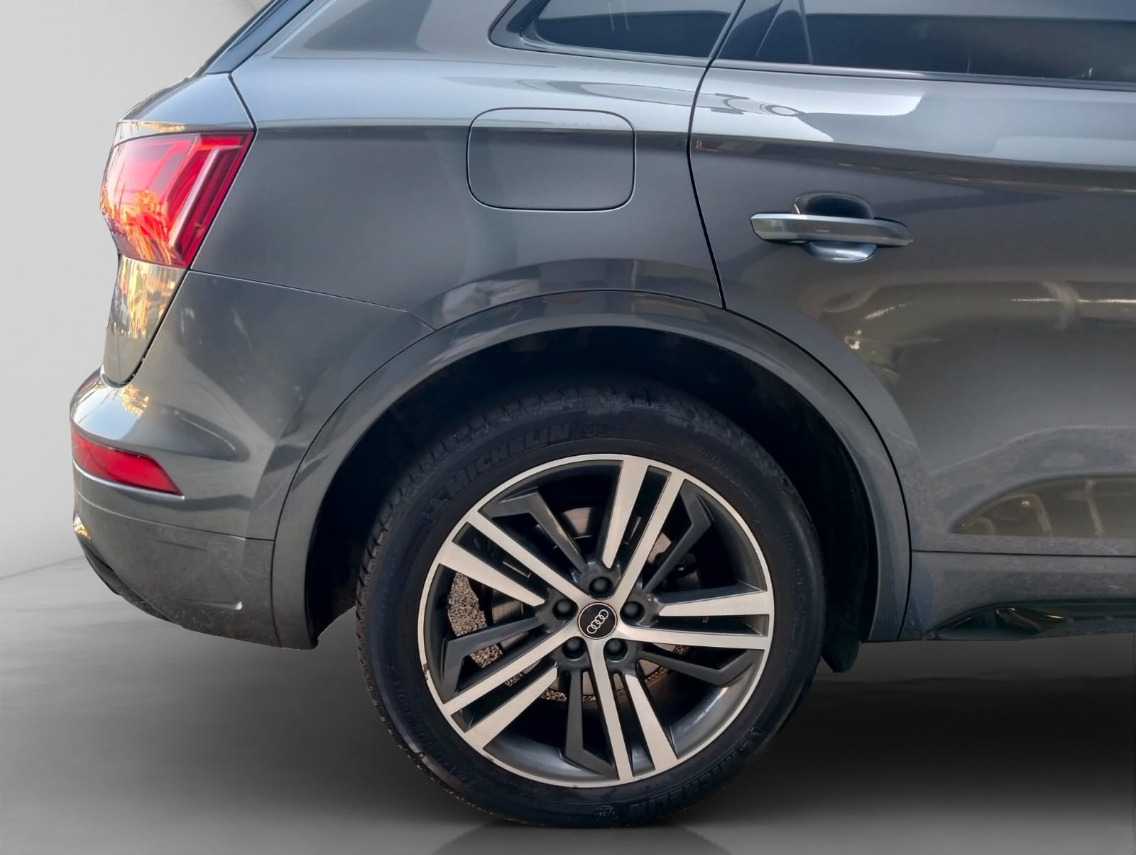 2023 Audi Q5 2.0 L4 S Line S-Tronic At