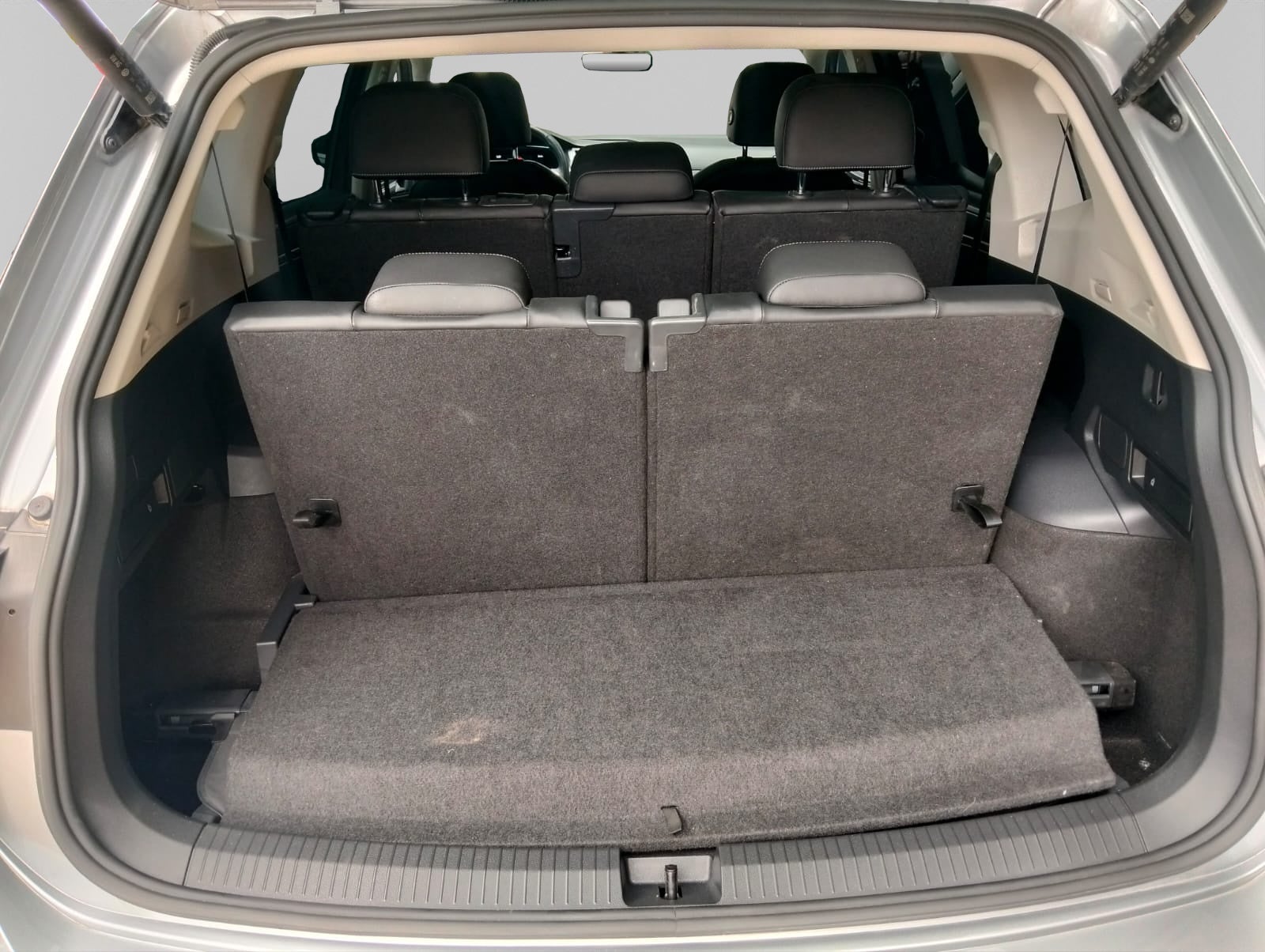 2022 Volkswagen Tiguan 1.4 Comfortline 7p At piel