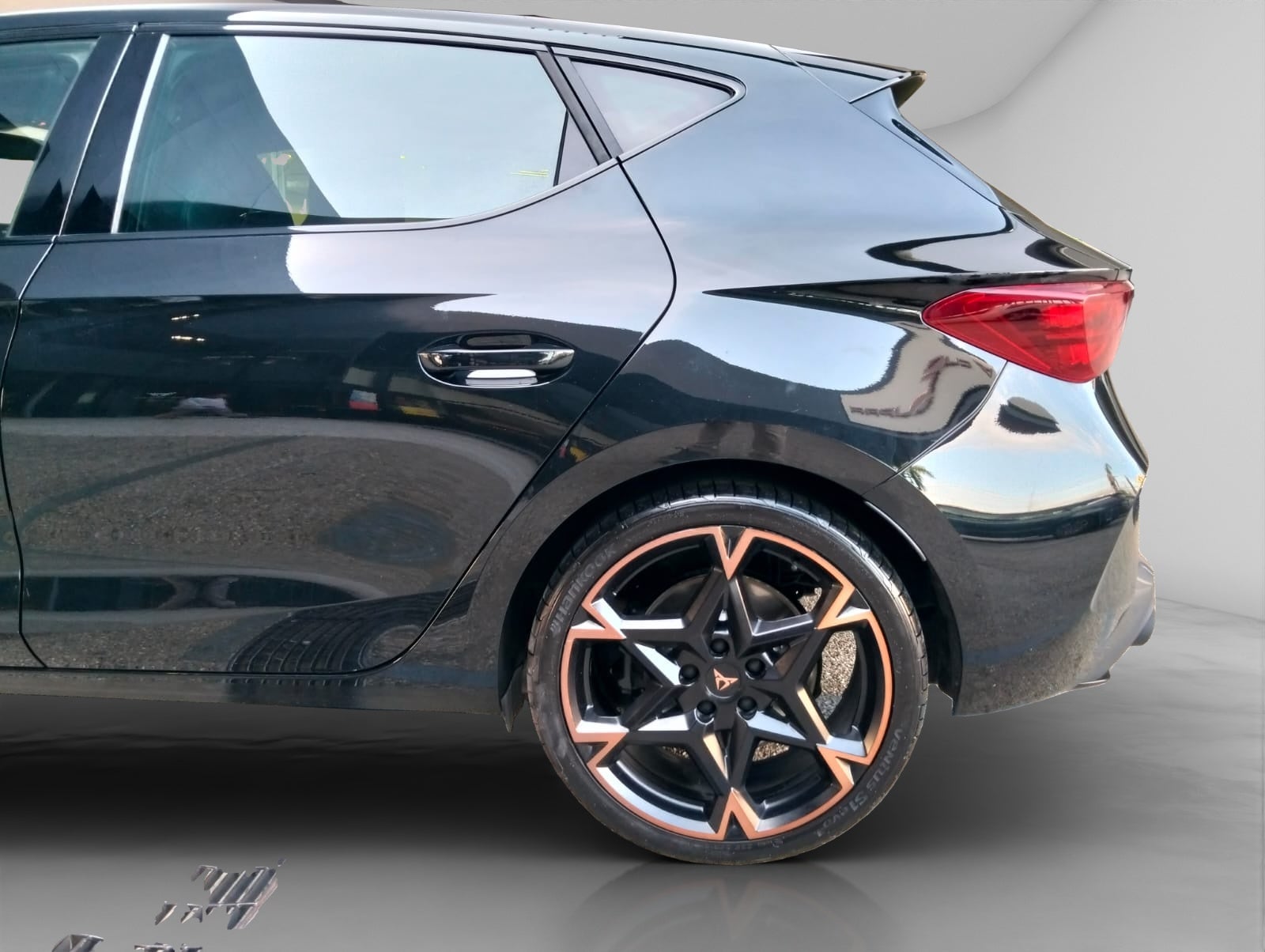 2025 Cupra Leon 2.0 300 At