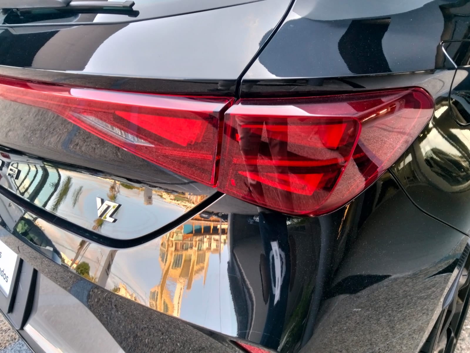 2025 Cupra Leon 2.0 300 At