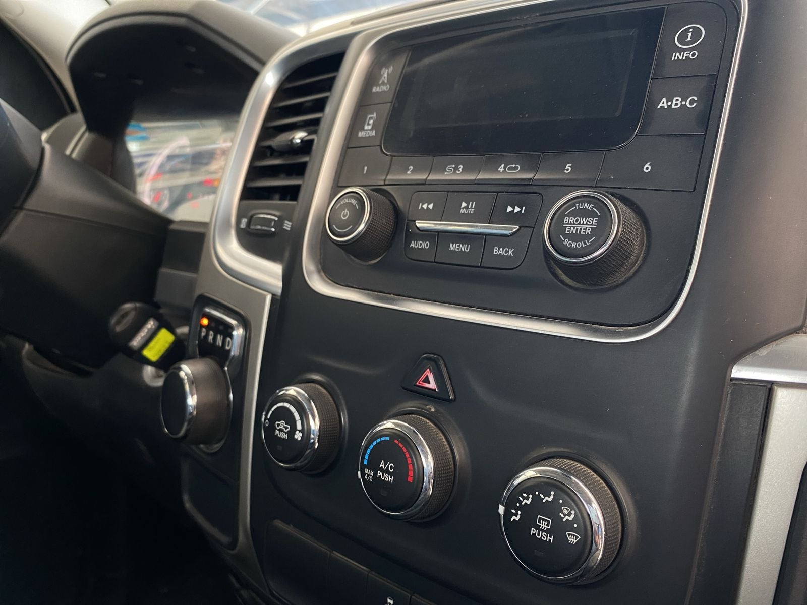 2020 RAM 1500 3.6 V6 Crew Cab SLT At