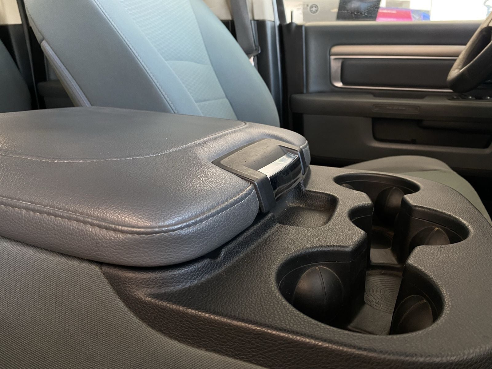 2020 RAM 1500 3.6 V6 Crew Cab SLT At