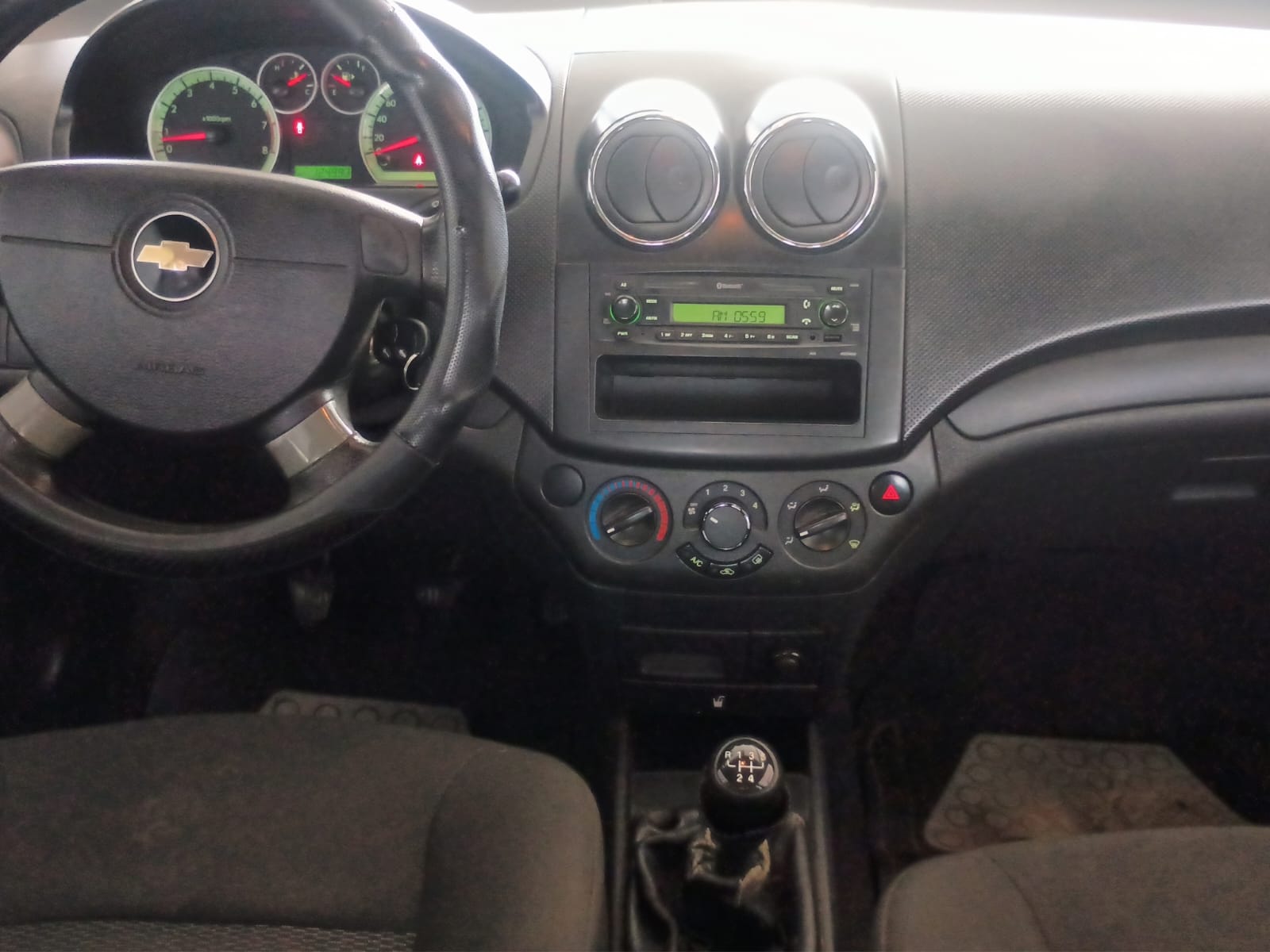 2017 Chevrolet Aveo 1.6 E Abs 5vel Ee Ba Mp3 R-15 Mt
