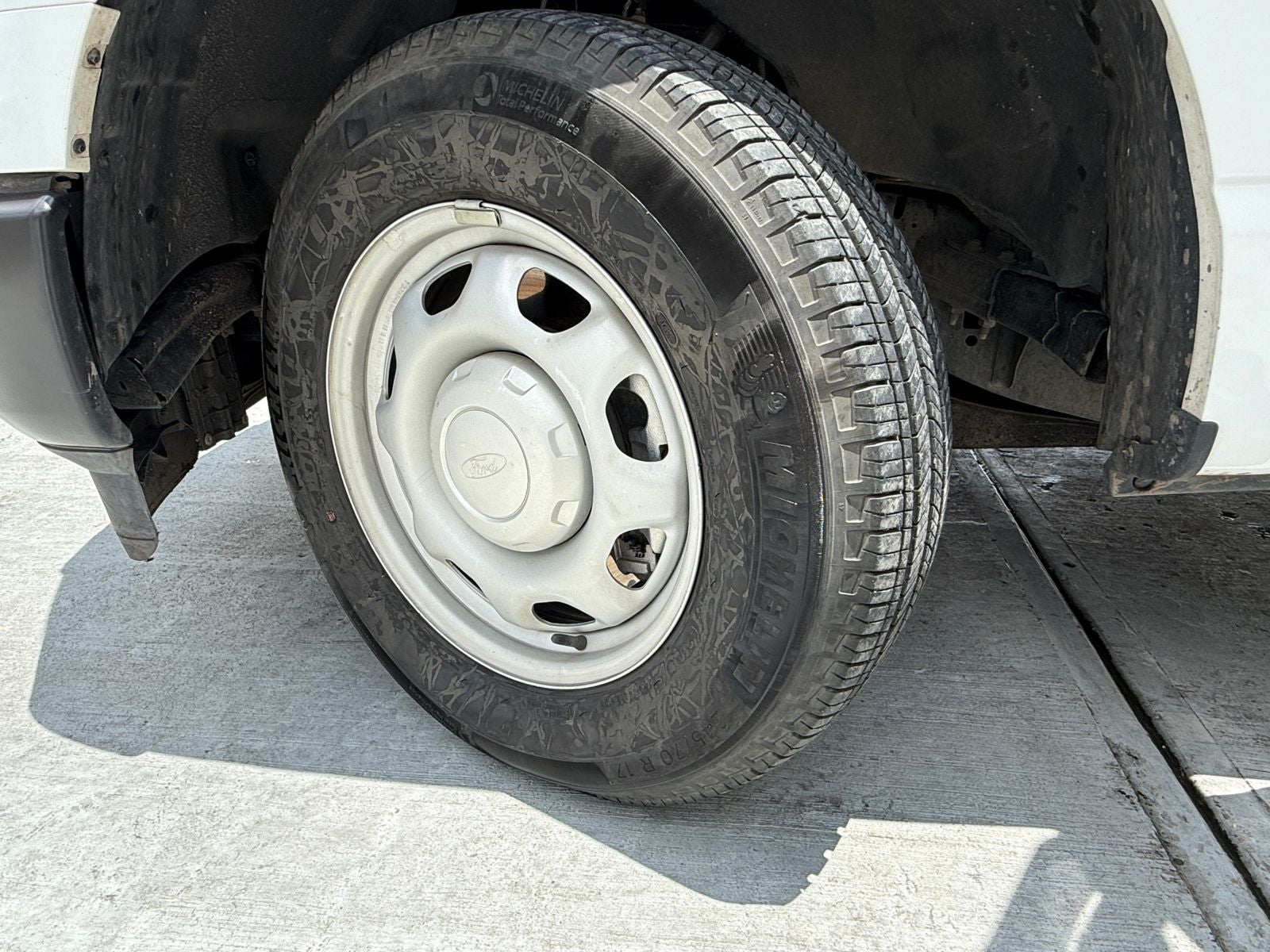 2023 Ford F-150 3.3 XL Doble Cabina V6 4x2 At