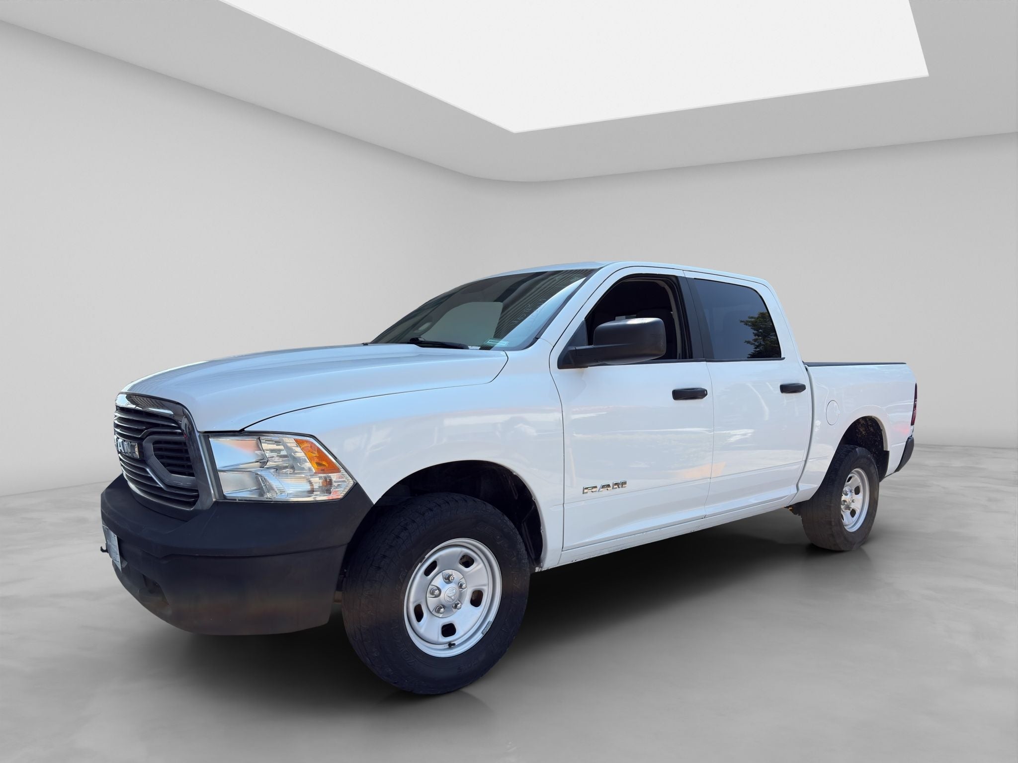 2020 RAM 1500 3.6 V6 Crew Cab SLT At