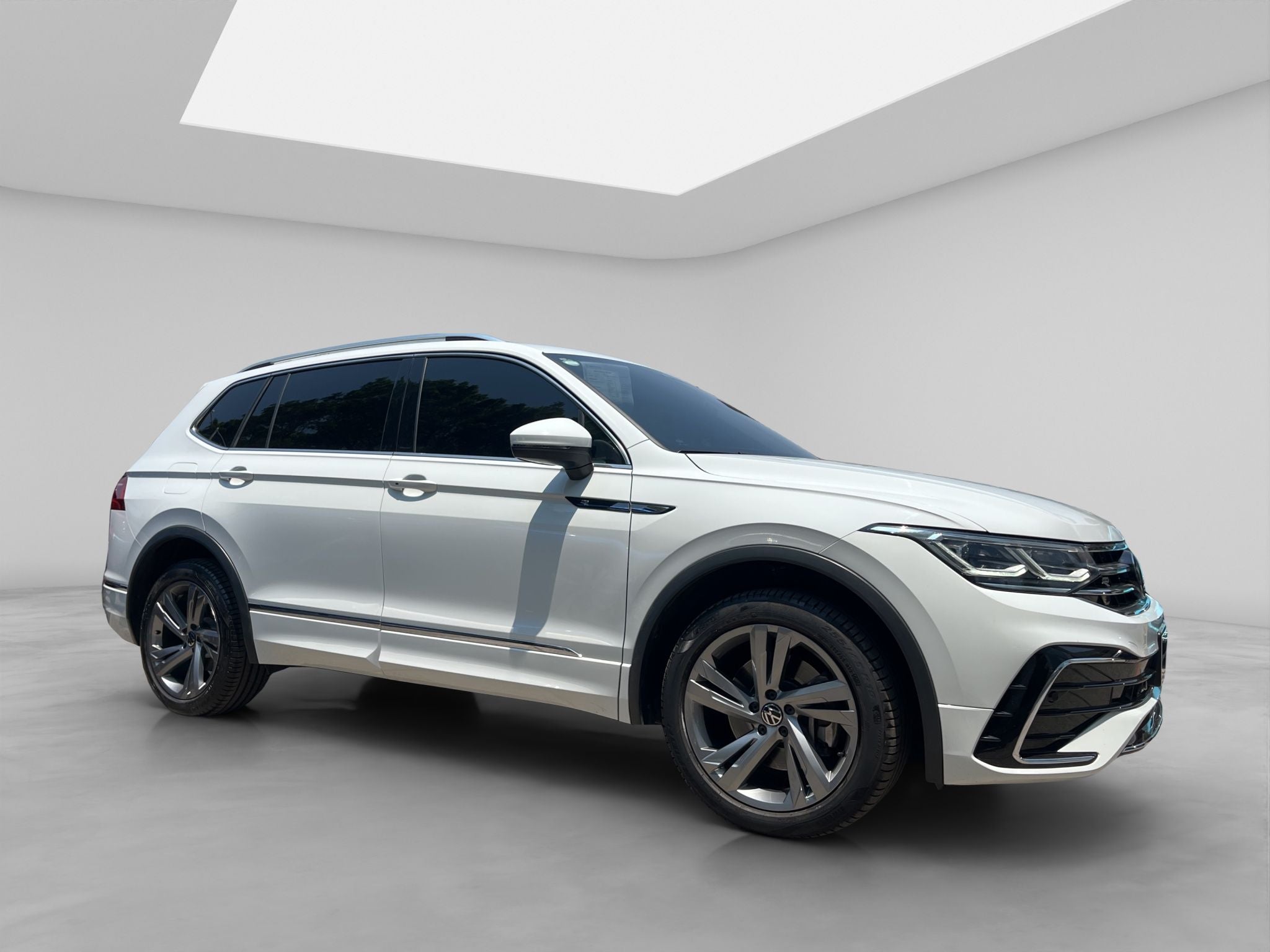 2024 Volkswagen Tiguan 2.0 R-Line At