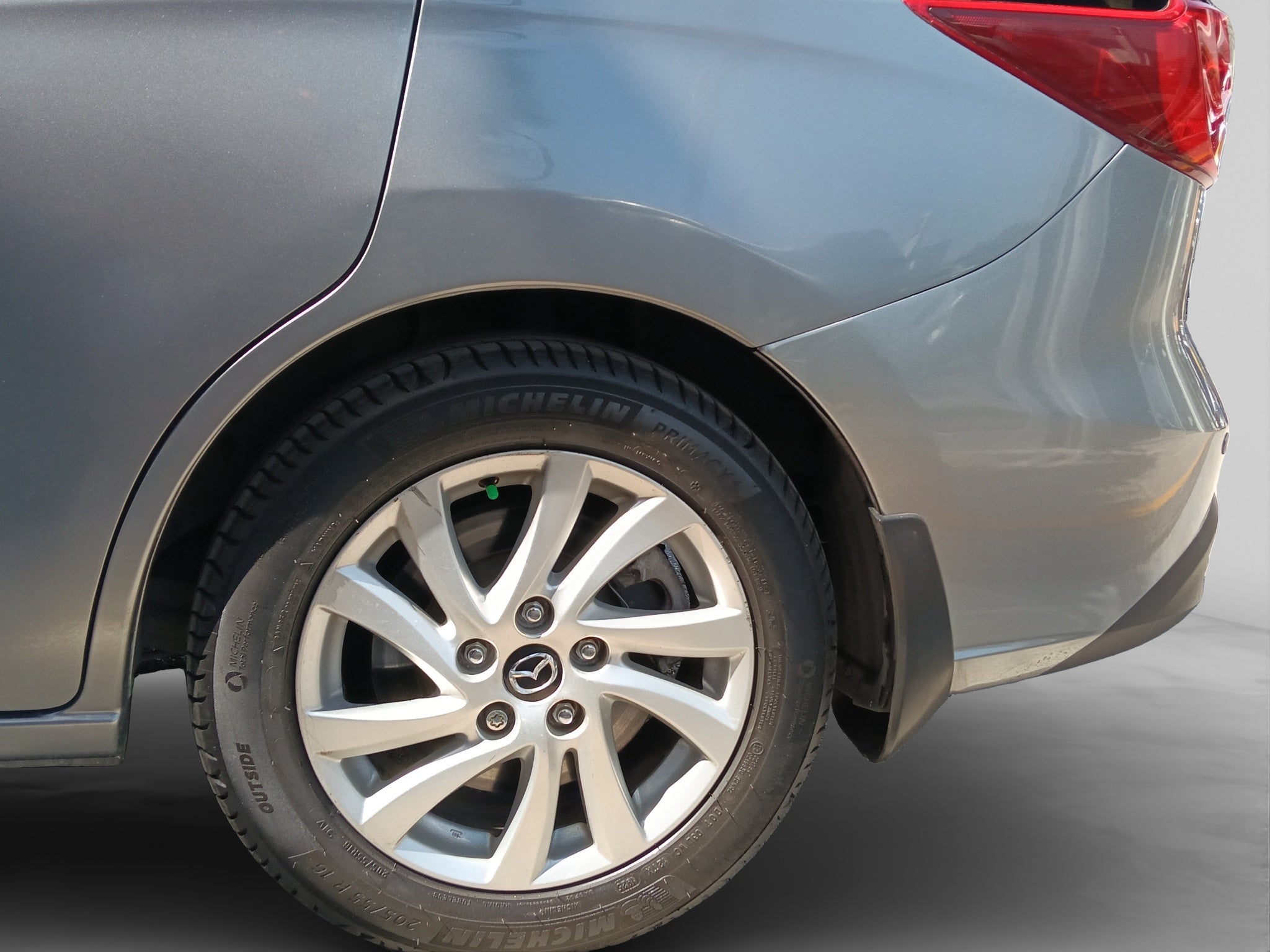 2015 Mazda Mazda 5 2.5 Sport At