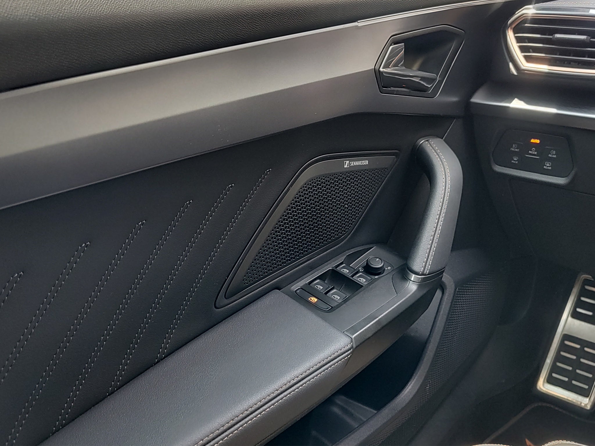 2025 Cupra Leon 2.0 300 At