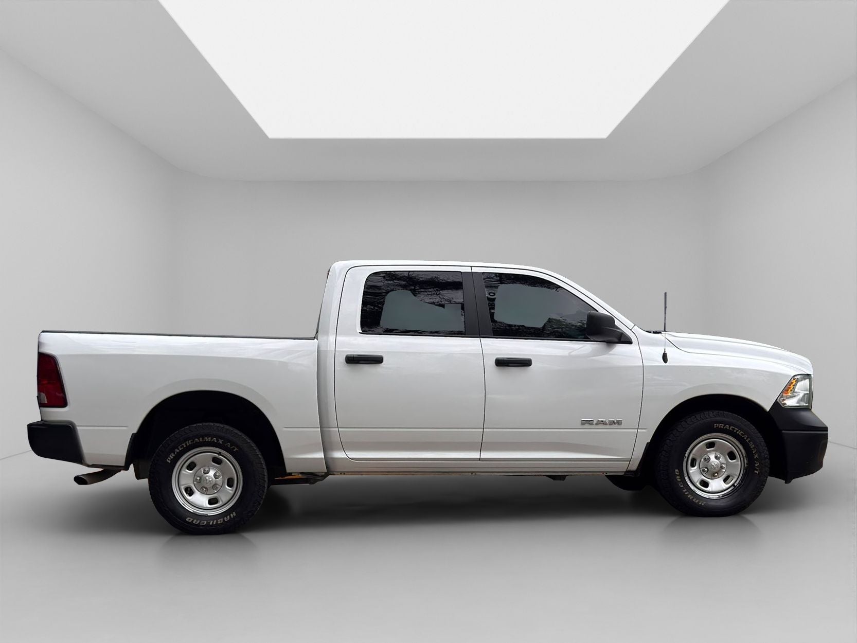 2020 RAM 1500 3.3 V6 XL Crew Cab 4x2 At