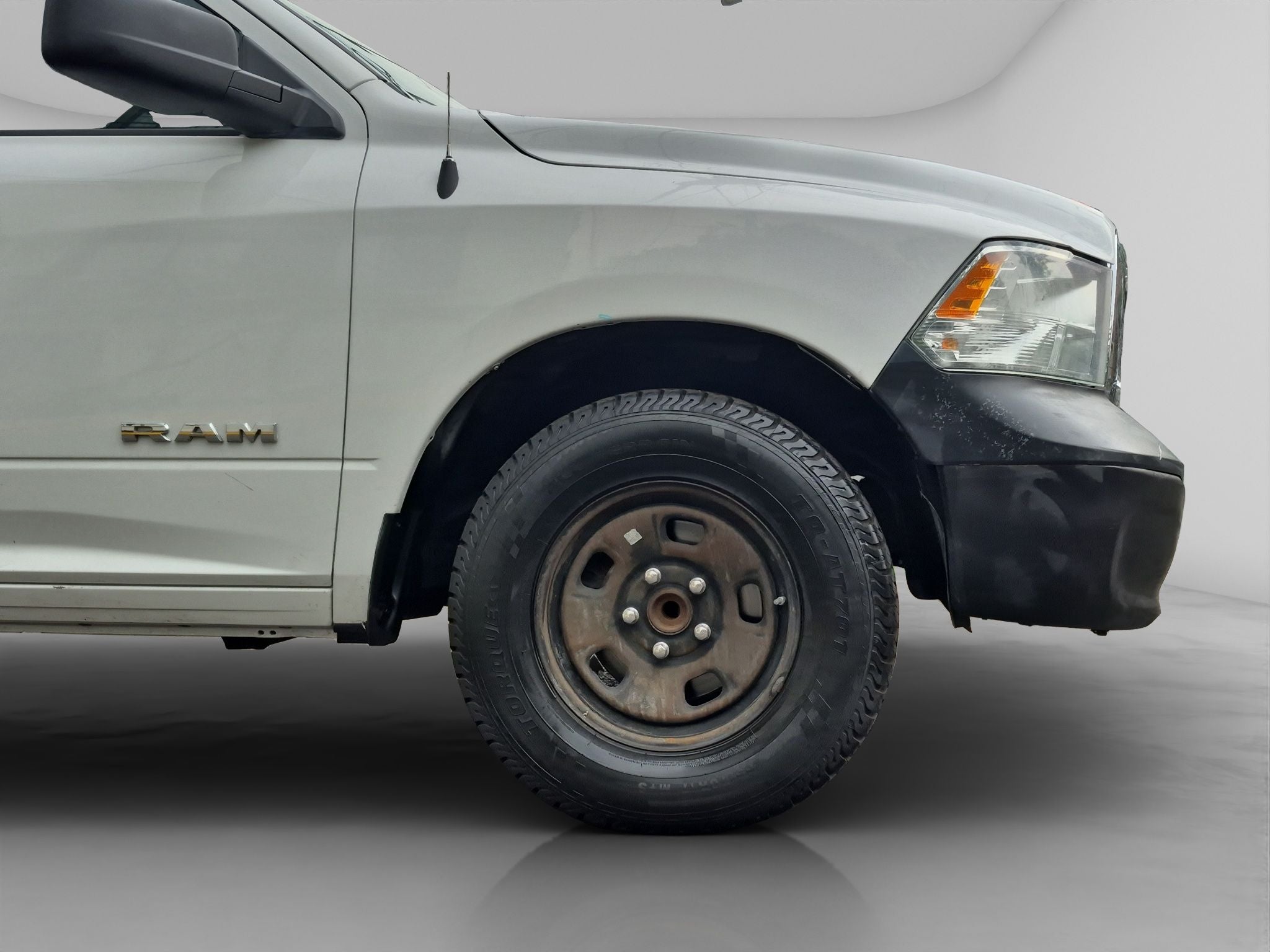 2020 RAM 1500 SLT Trabajo Crew Cab