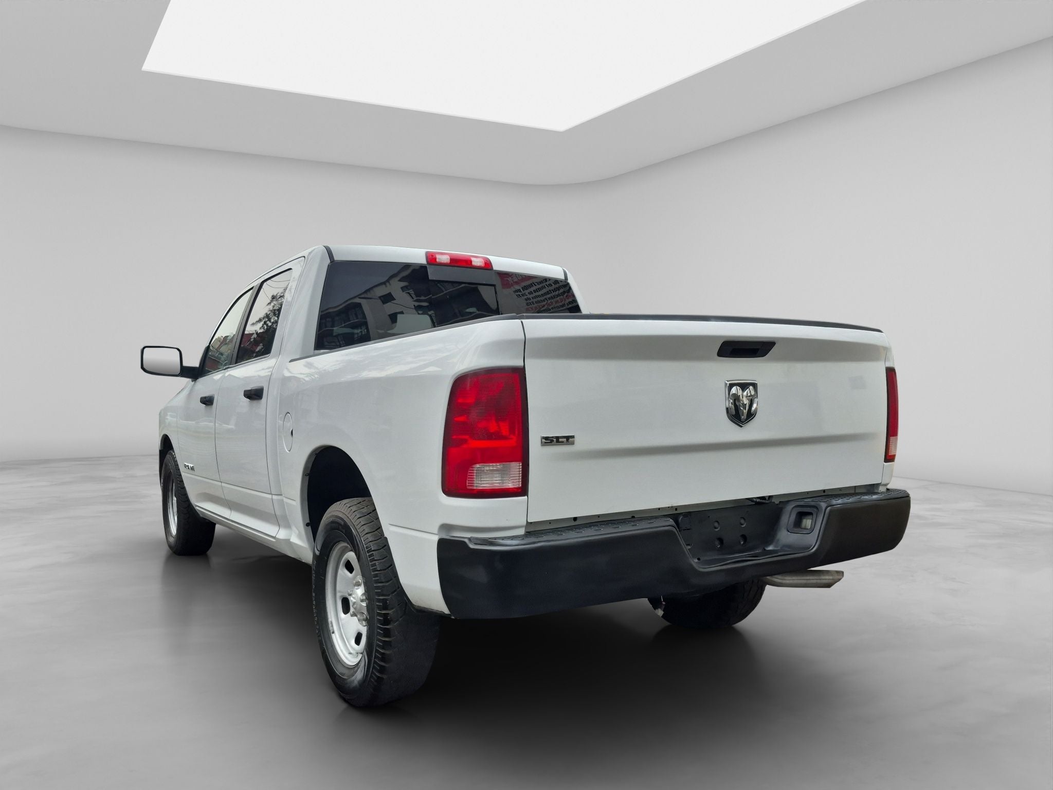 2020 RAM 1500 SLT Trabajo Crew Cab