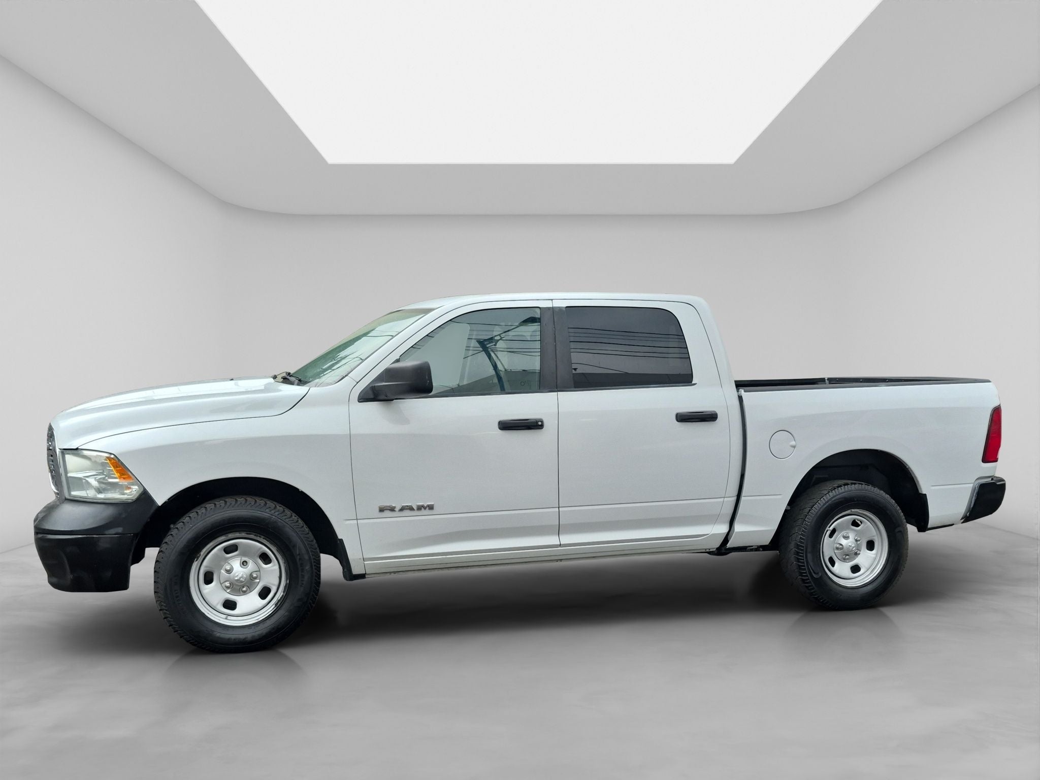 2020 RAM 1500 SLT Trabajo Crew Cab