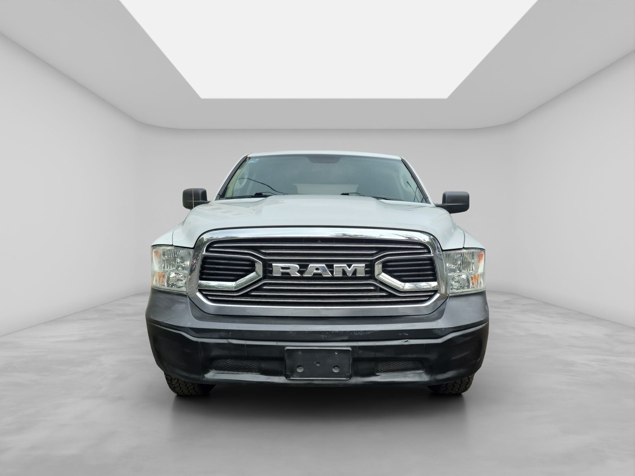 2020 RAM 1500 SLT Trabajo Crew Cab