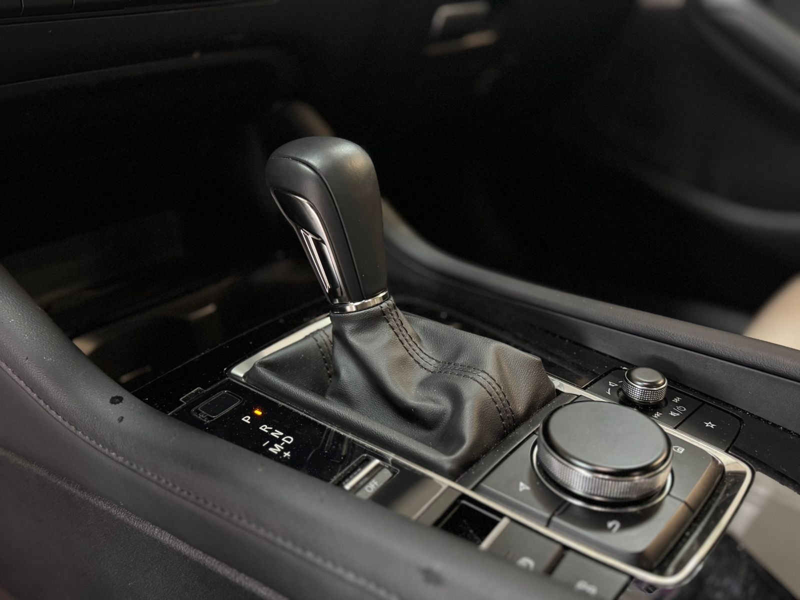 2025 Mazda Mazda 3 2.5 Signature Sedan At