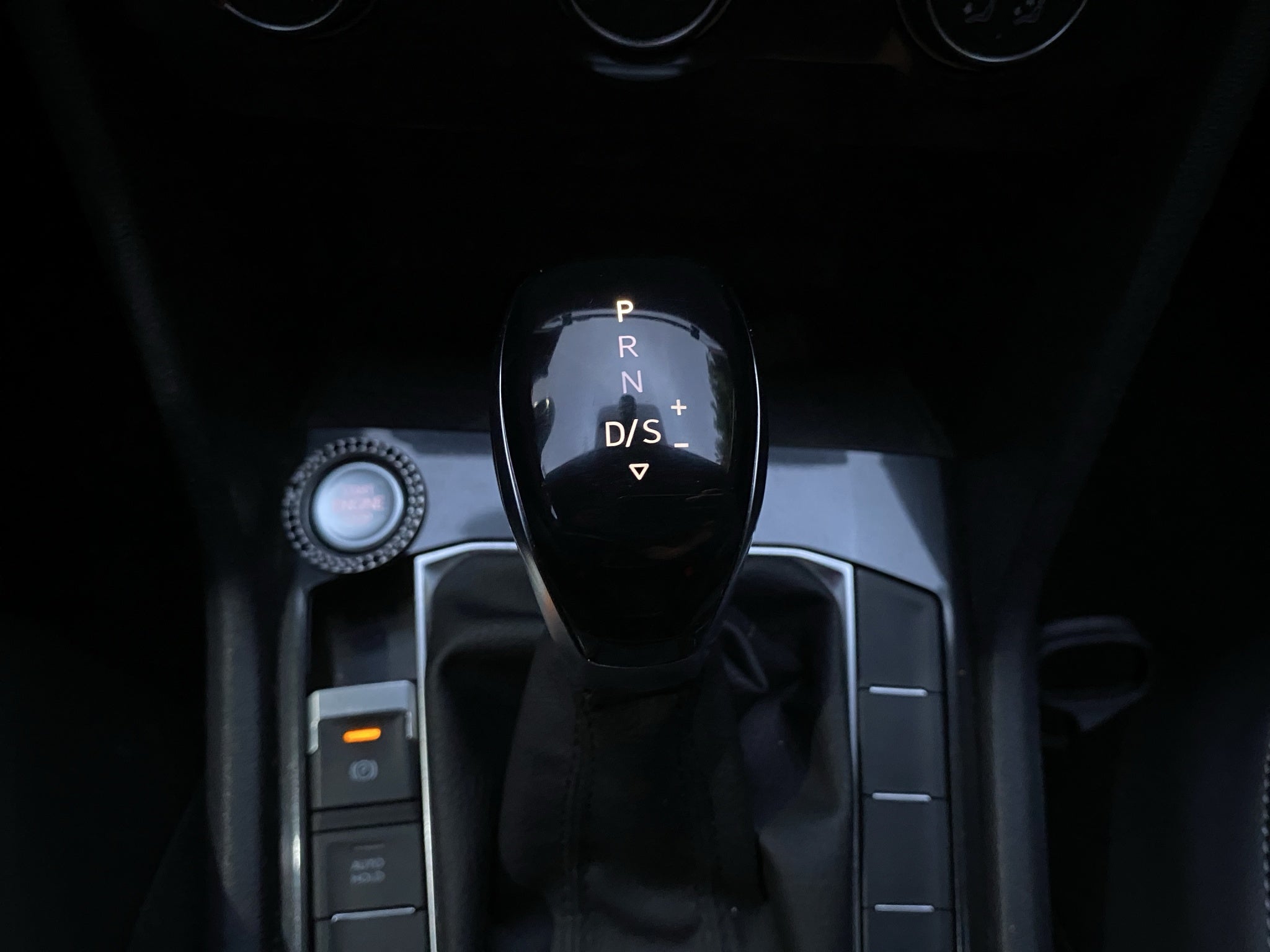 2022 Volkswagen Tiguan 1.4 Comfortline 7p At piel