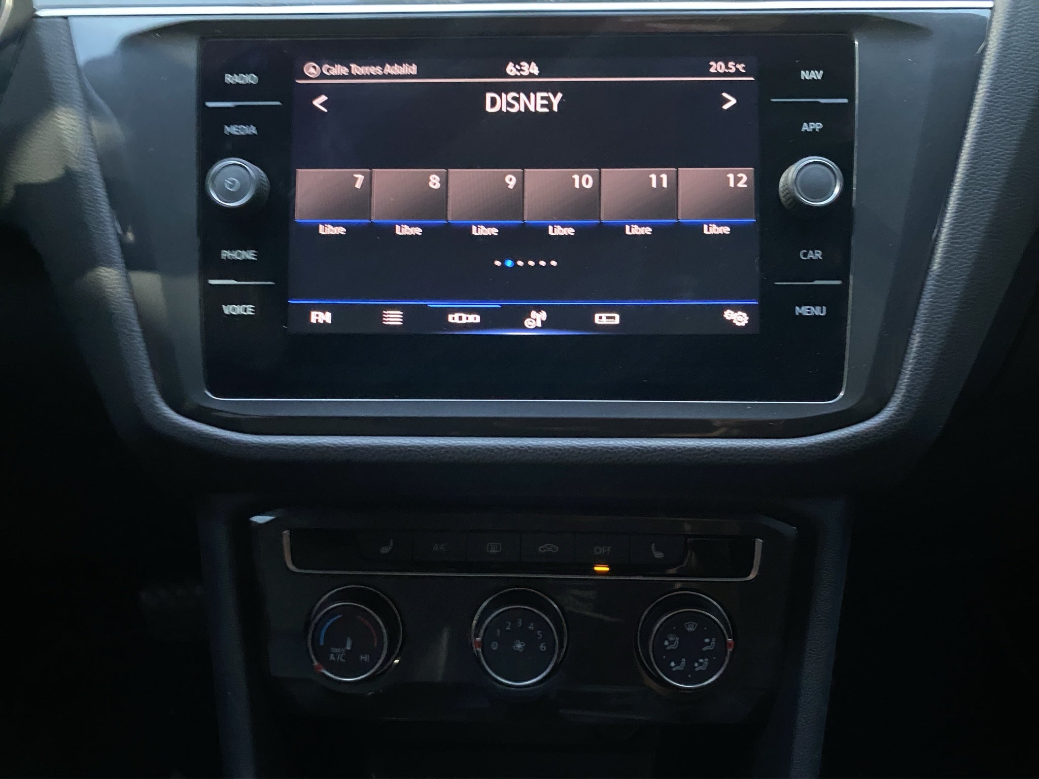 2022 Volkswagen Tiguan 1.4 Comfortline 7p At piel