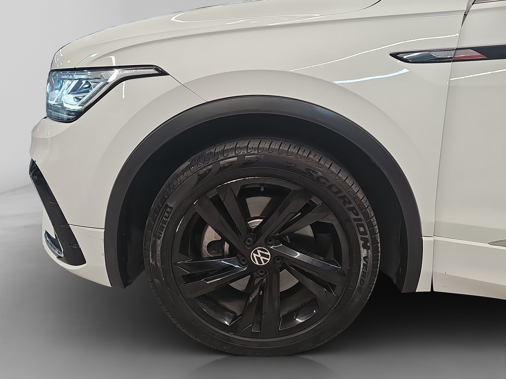 2023 Volkswagen Tiguan 2.0 R-Line At