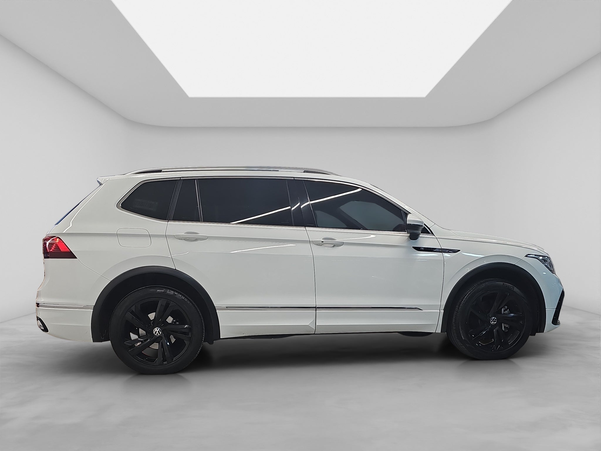 2023 Volkswagen Tiguan 2.0 R-Line At