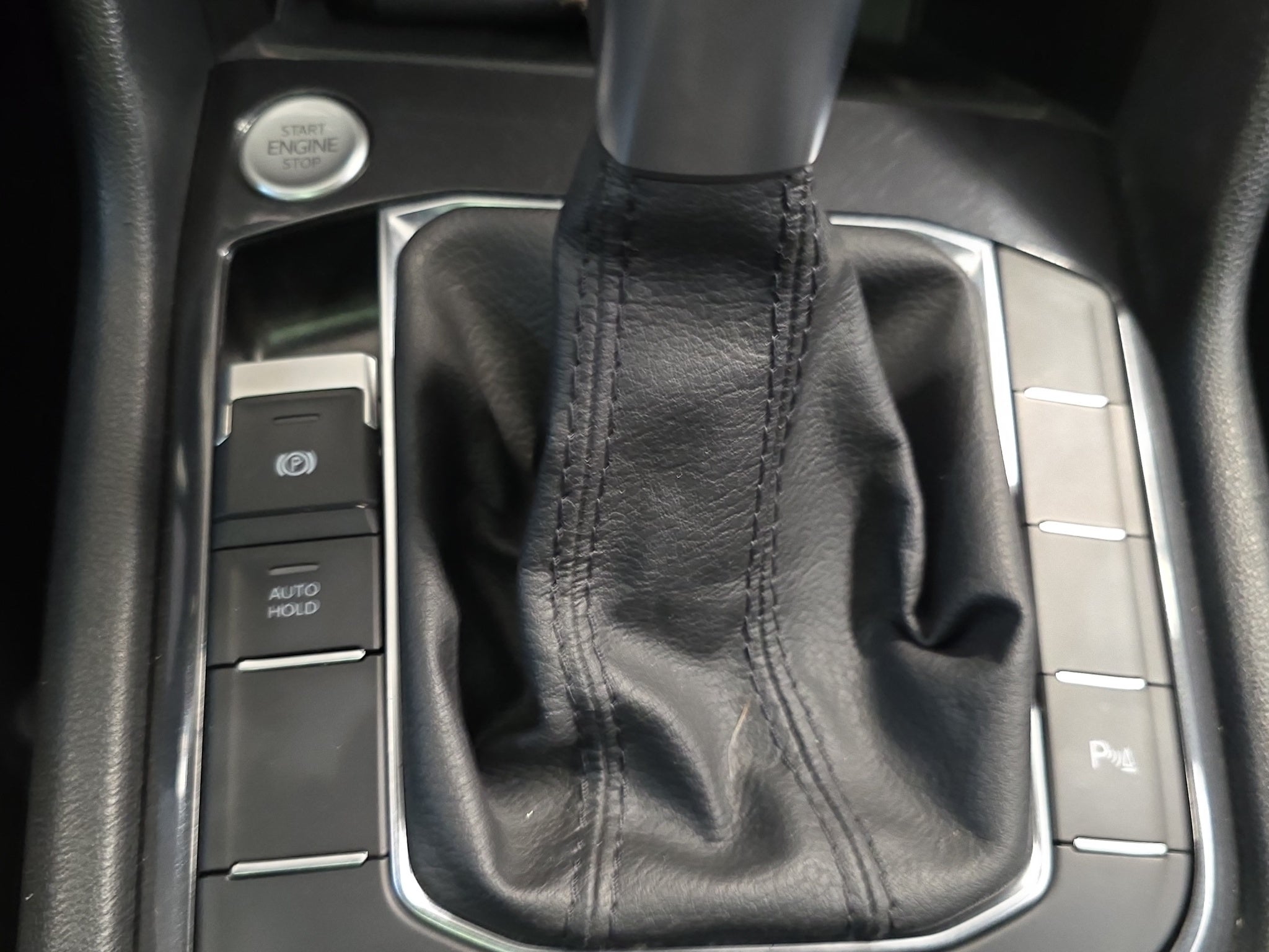 2023 Volkswagen Tiguan 2.0 R-Line At