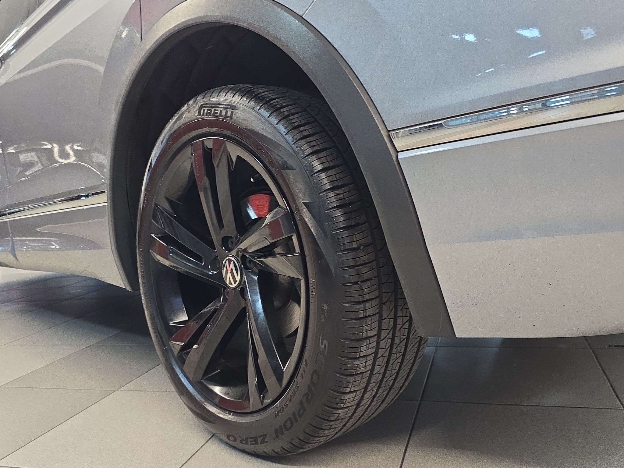 2023 Volkswagen Tiguan 2.0 R-Line At