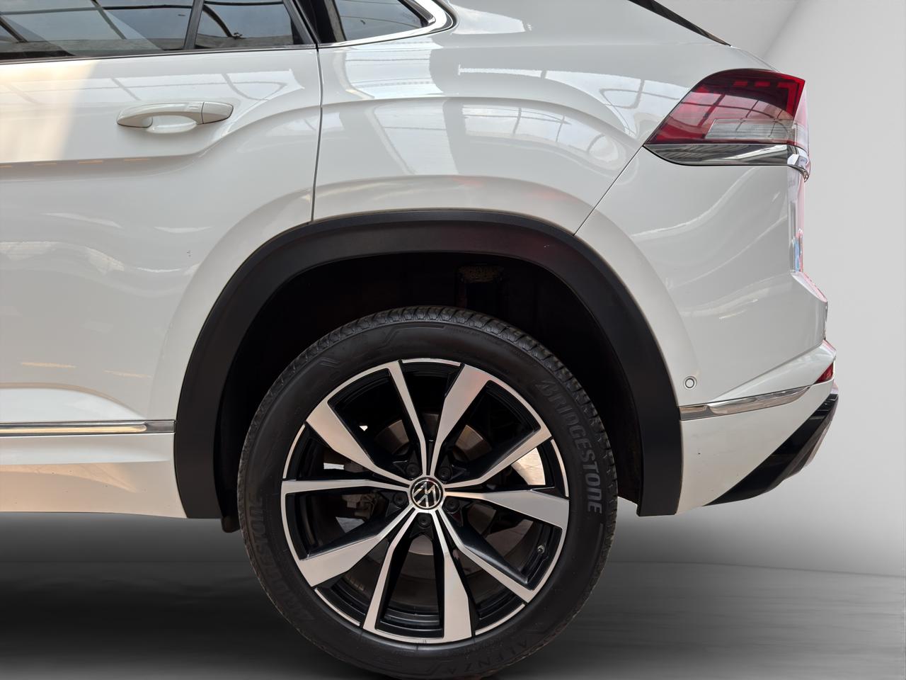 2024 Volkswagen Cross Sport 2.0 R-Line At