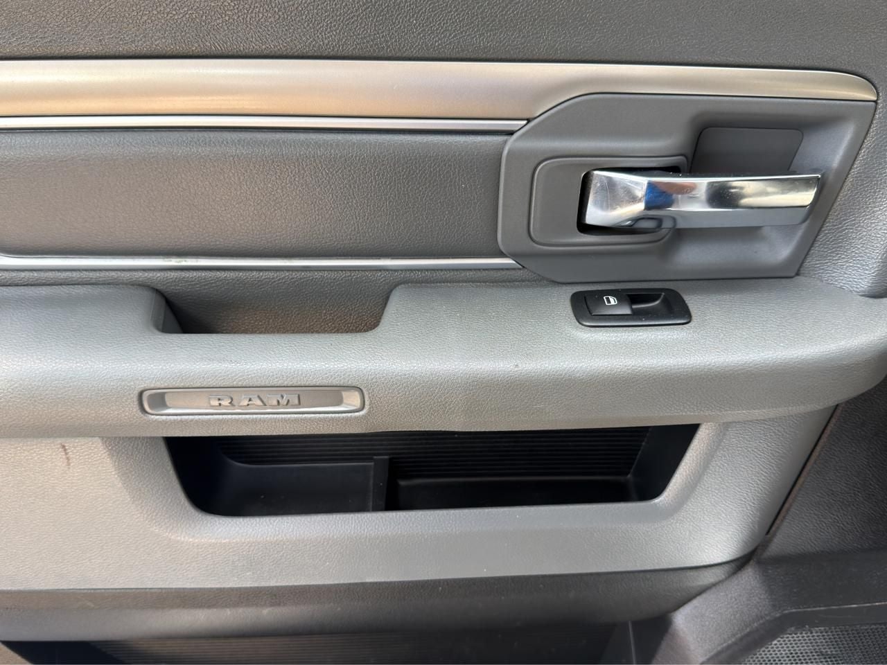 2020 RAM 1500 3.3 V6 XL Crew Cab 4x4 At