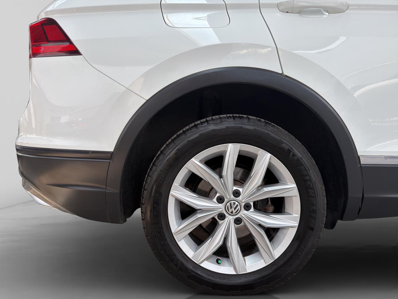 2020 Volkswagen Tiguan 1.4 Comfortline 7p At piel