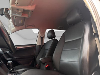 2020 Volkswagen Tiguan 1.4 Comfortline 7p At piel