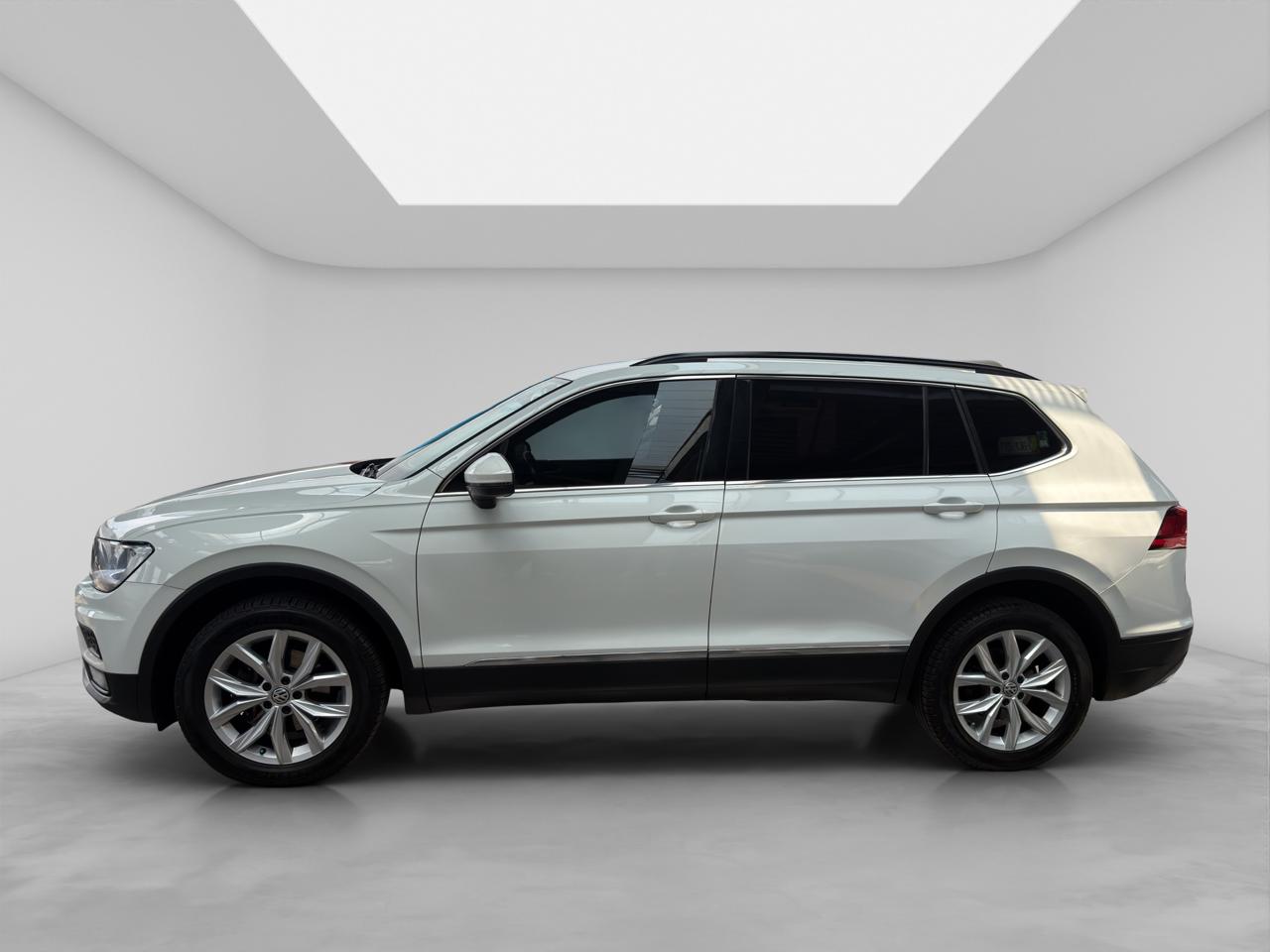 2020 Volkswagen Tiguan 1.4 Comfortline 7p At piel