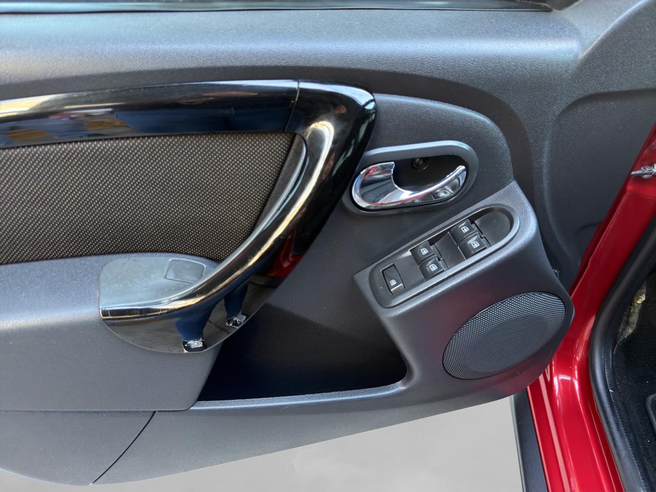 2017 Renault Duster 2.0 Dynamic Media Nav At