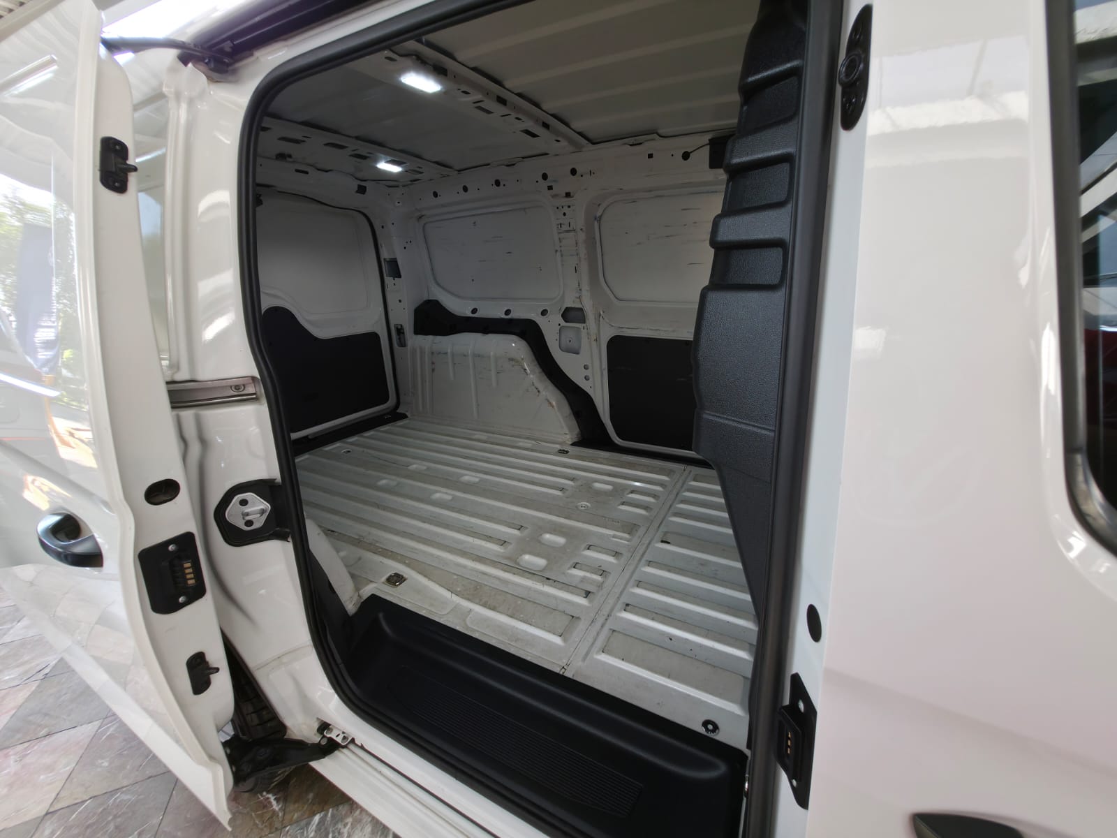 2024 Volkswagen Caddy Caddy Maxi Cargo Van