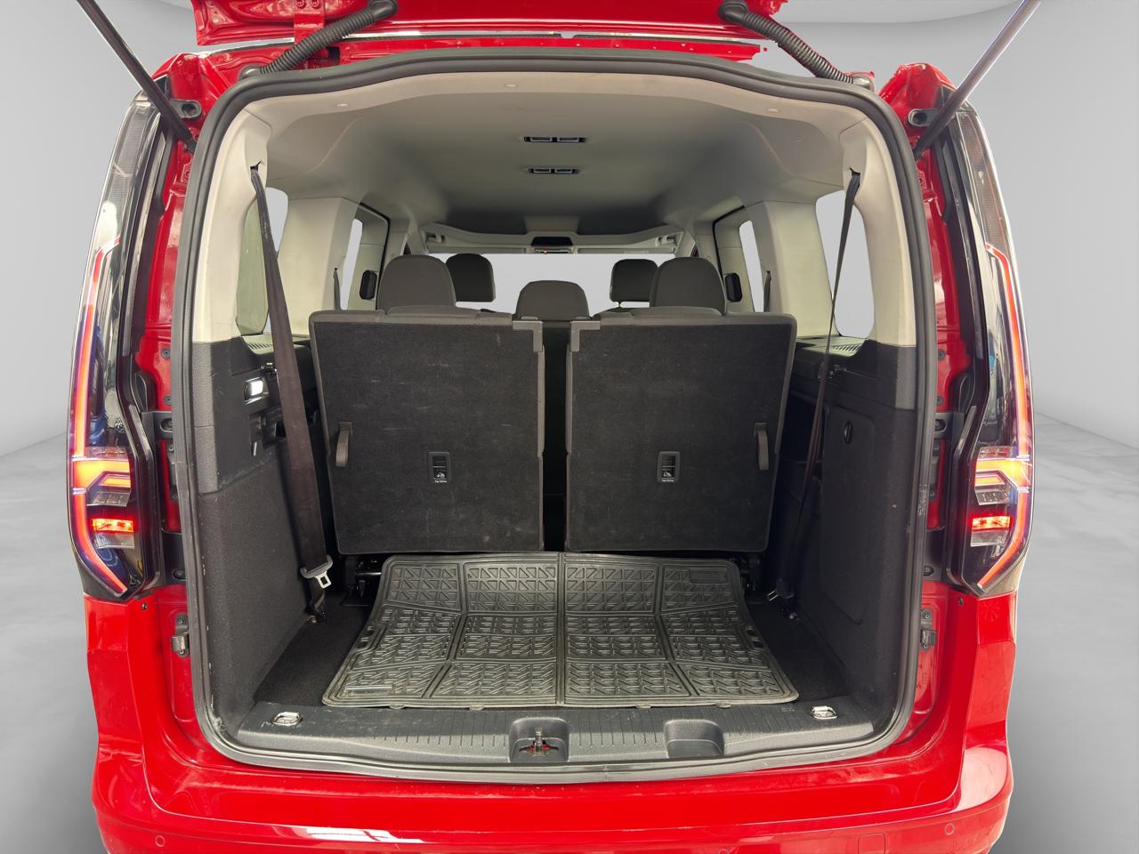 2023 Volkswagen Caddy Pasajeros 1.6 LT Manual 6 Vel