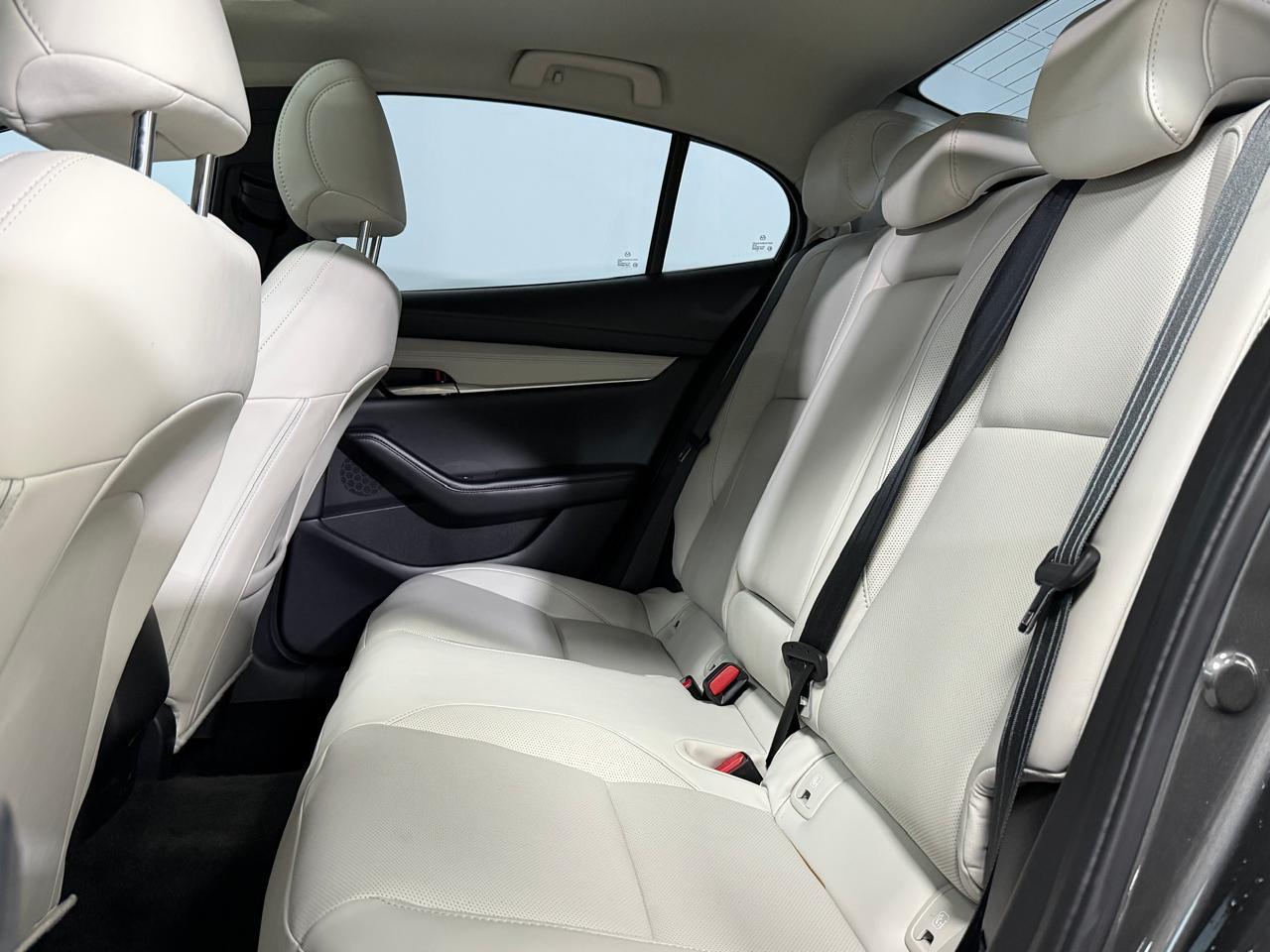 2025 Mazda Mazda 3 2.5 Signature Sedan At