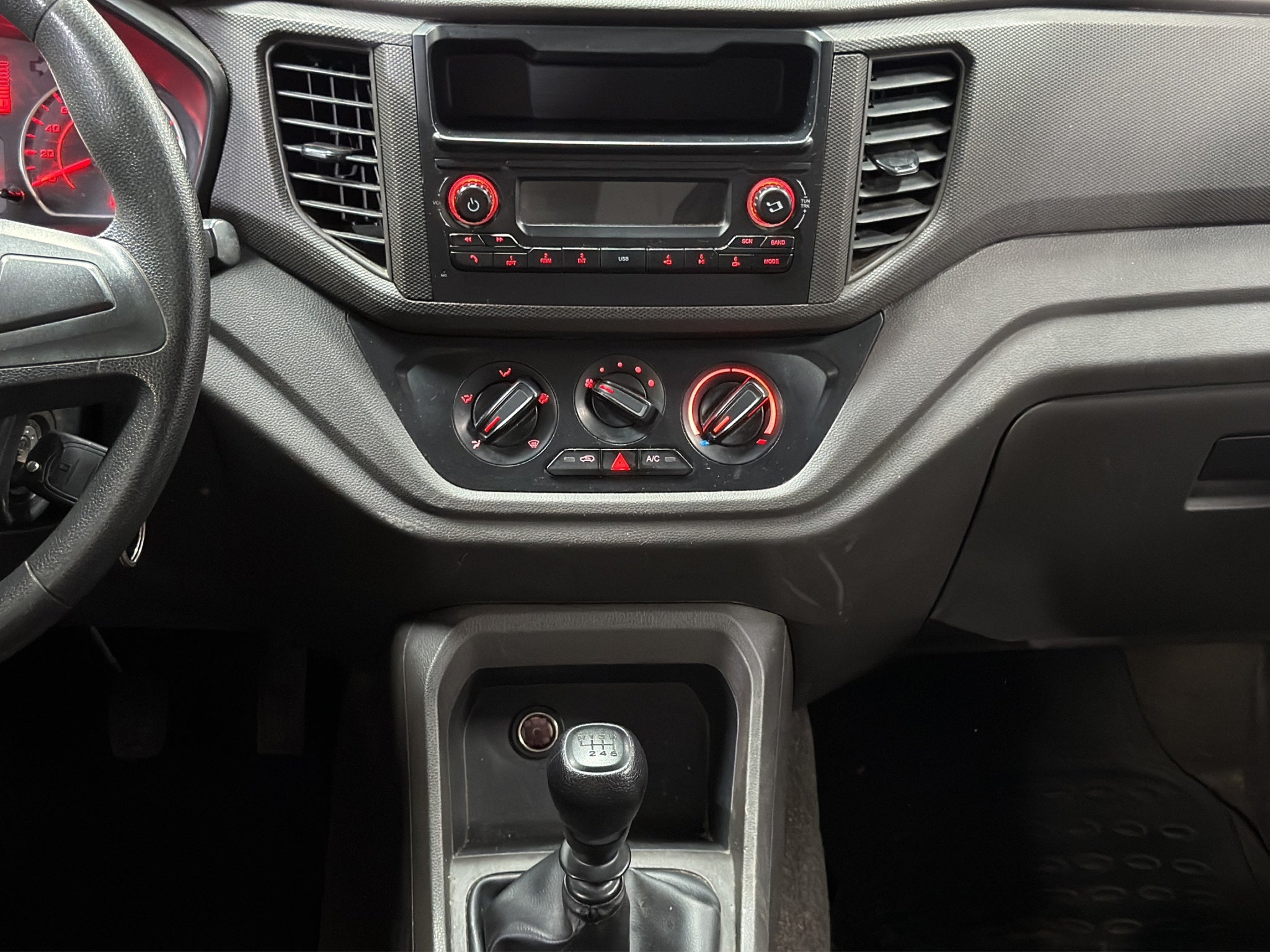2024 Chevrolet Tornado 1.5 Van Cargo Ls Mt