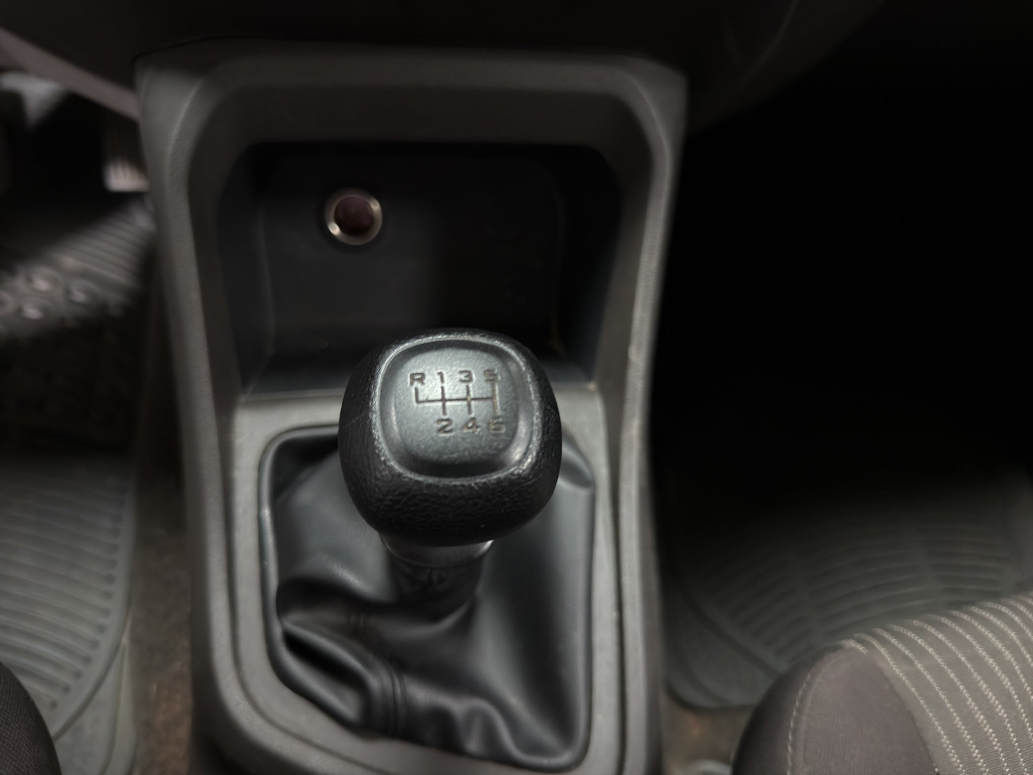 2024 Chevrolet Tornado 1.5 Van Cargo Ls Mt