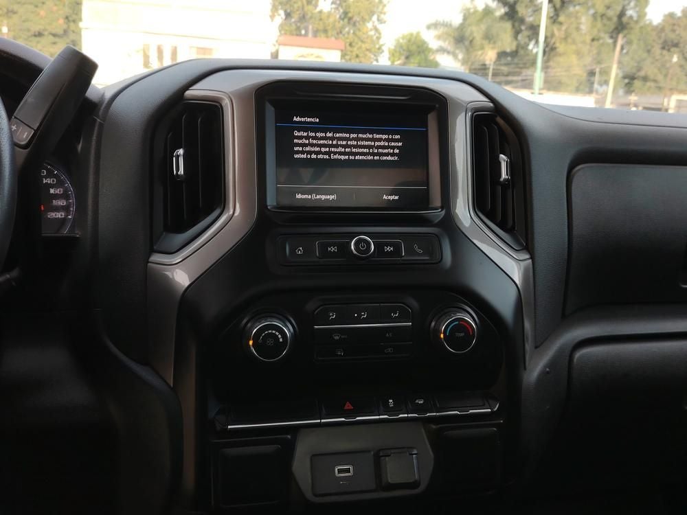 2020 Chevrolet Silverado 2 PTS CABINA REGULAR