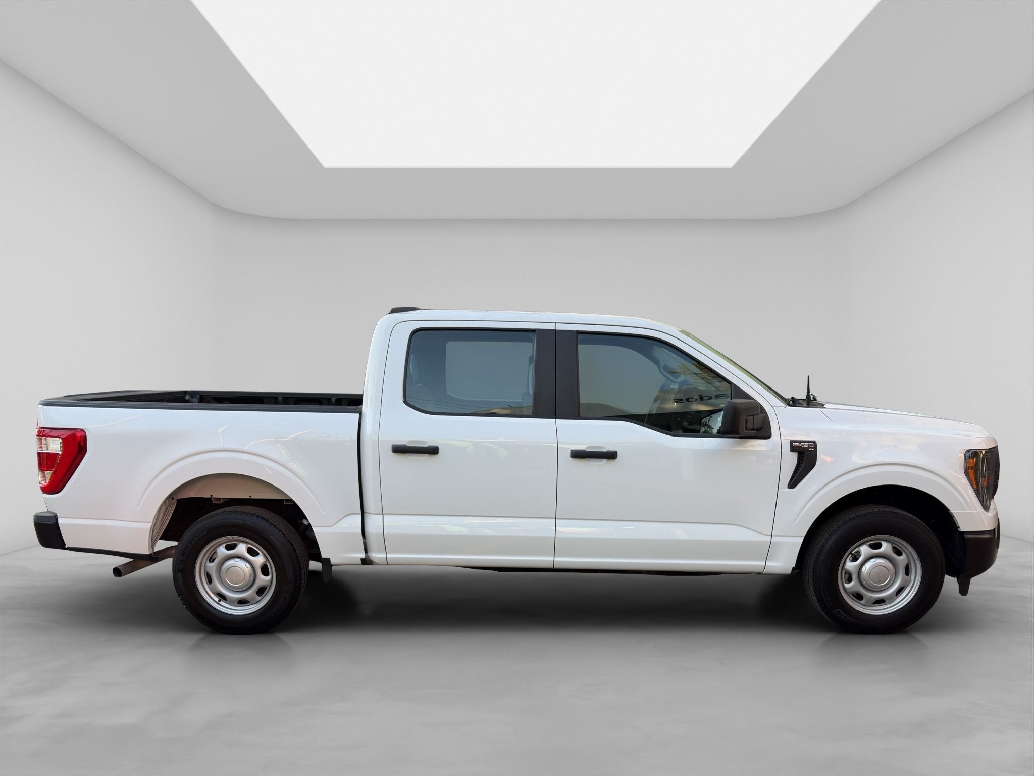 2023 Ford F-150 3.3 XL Doble Cabina V6 4x2 At