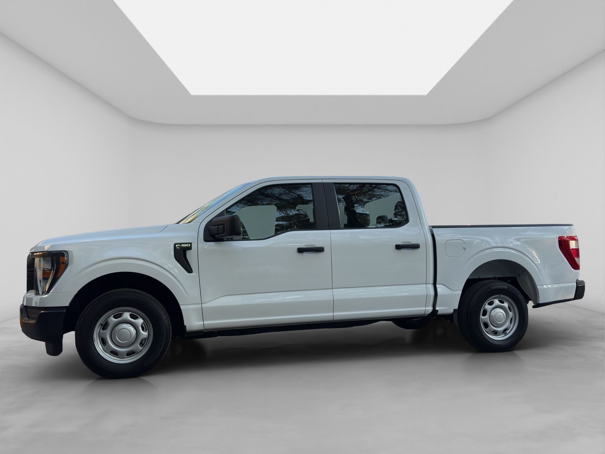2023 Ford F-150 3.3 XL Doble Cabina V6 4x2 At