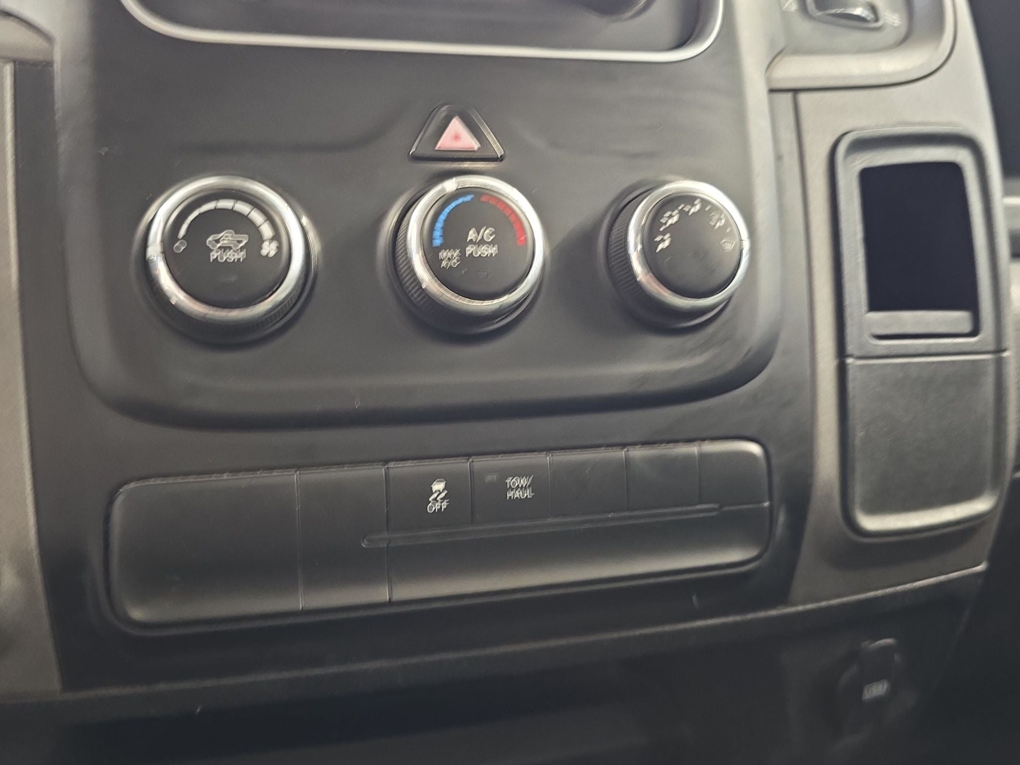 2020 RAM 1500 3.3 V6 XL Cab Regular 4x2 AT