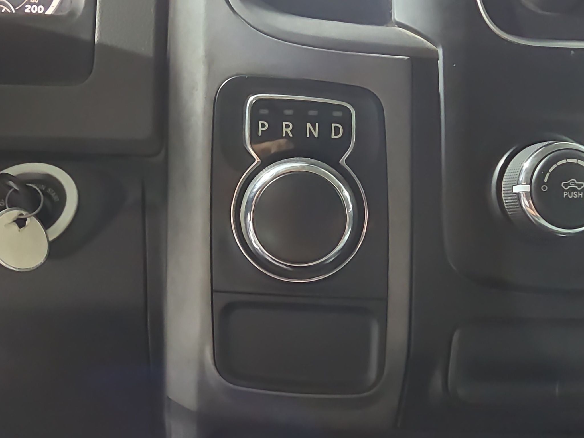 2020 RAM 1500 3.3 V6 XL Cab Regular 4x2 AT