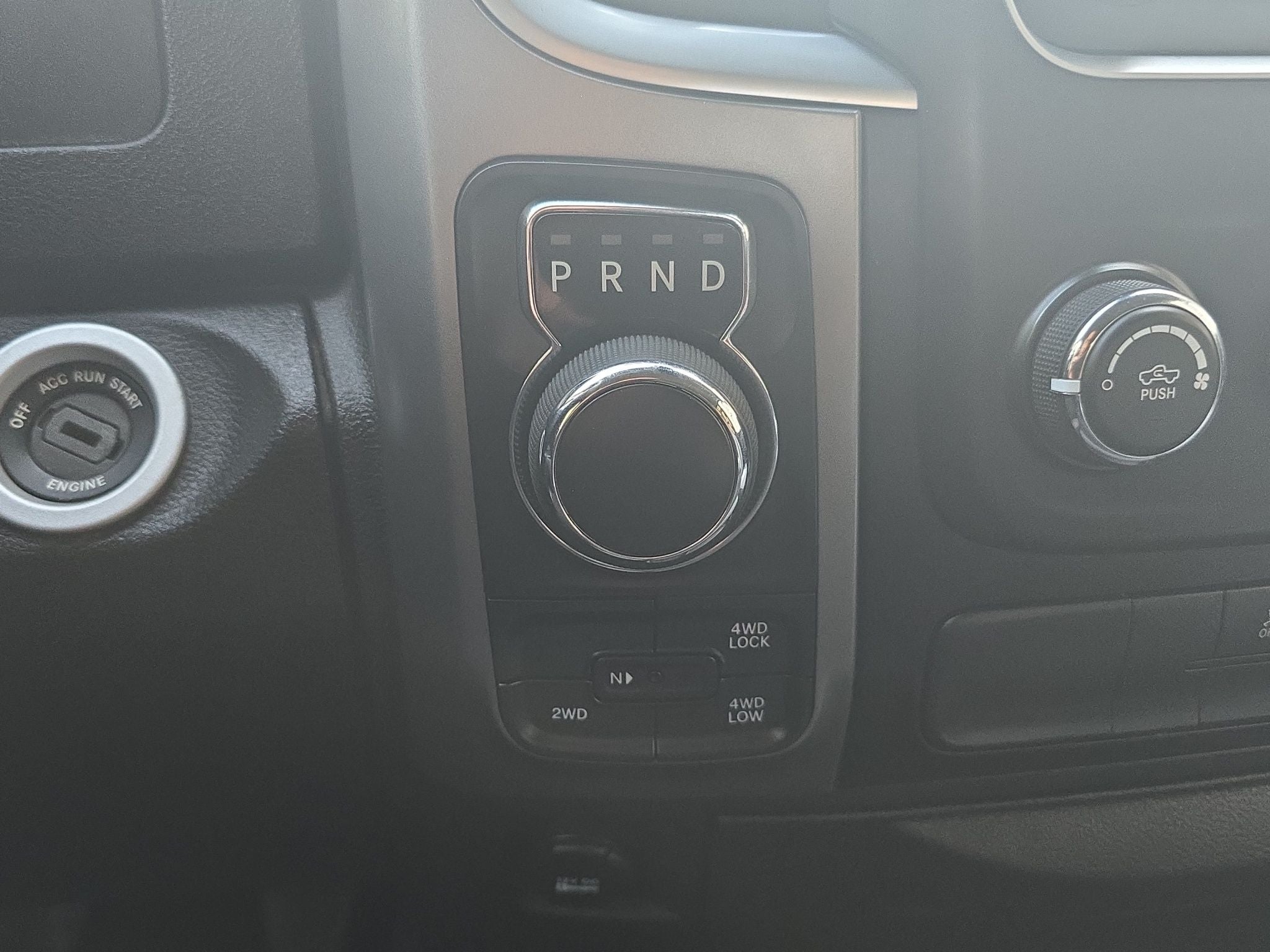 2020 RAM 1500 SLT Trabajo Crew Cab