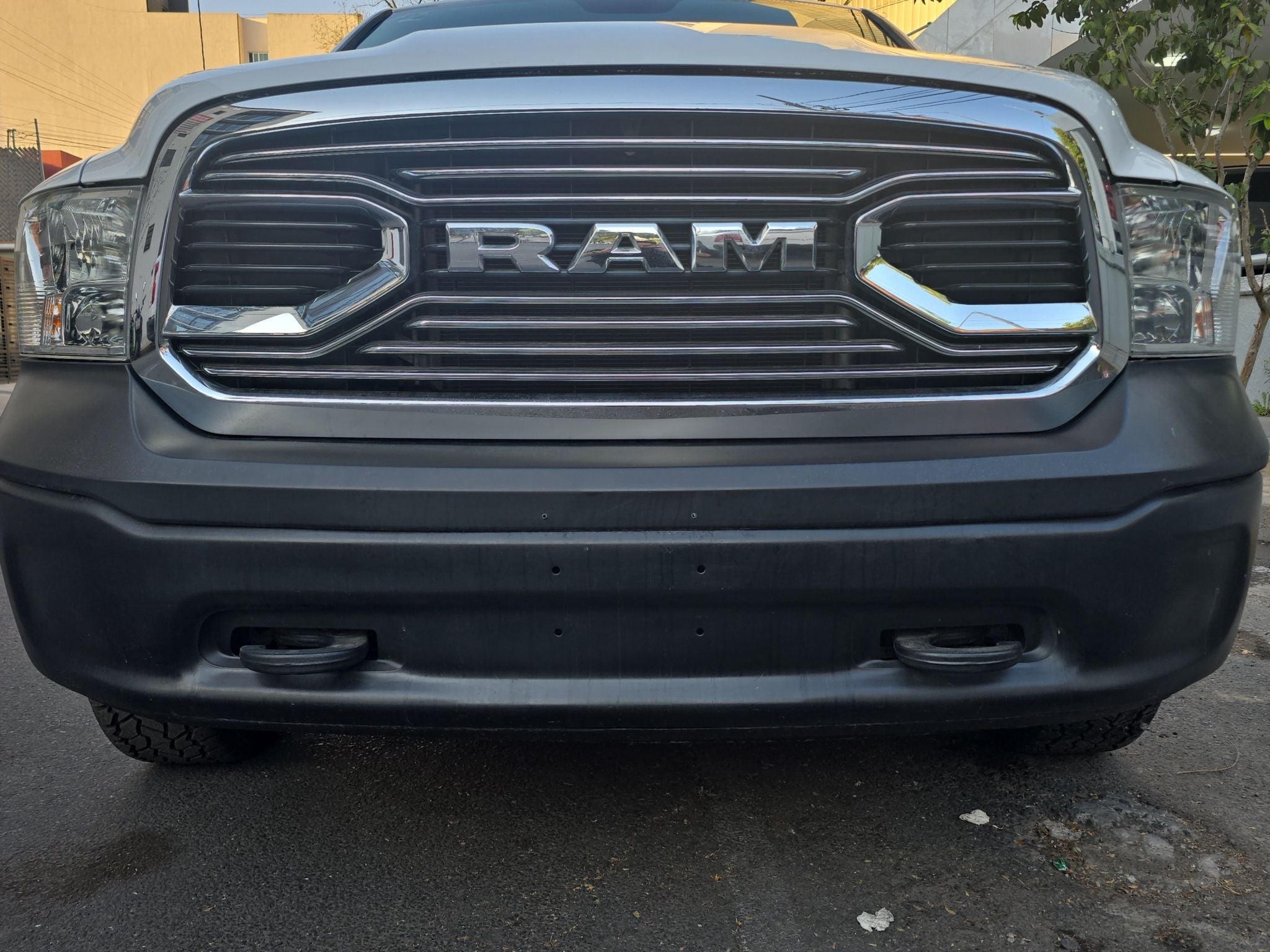 2020 RAM 1500 SLT Trabajo Crew Cab