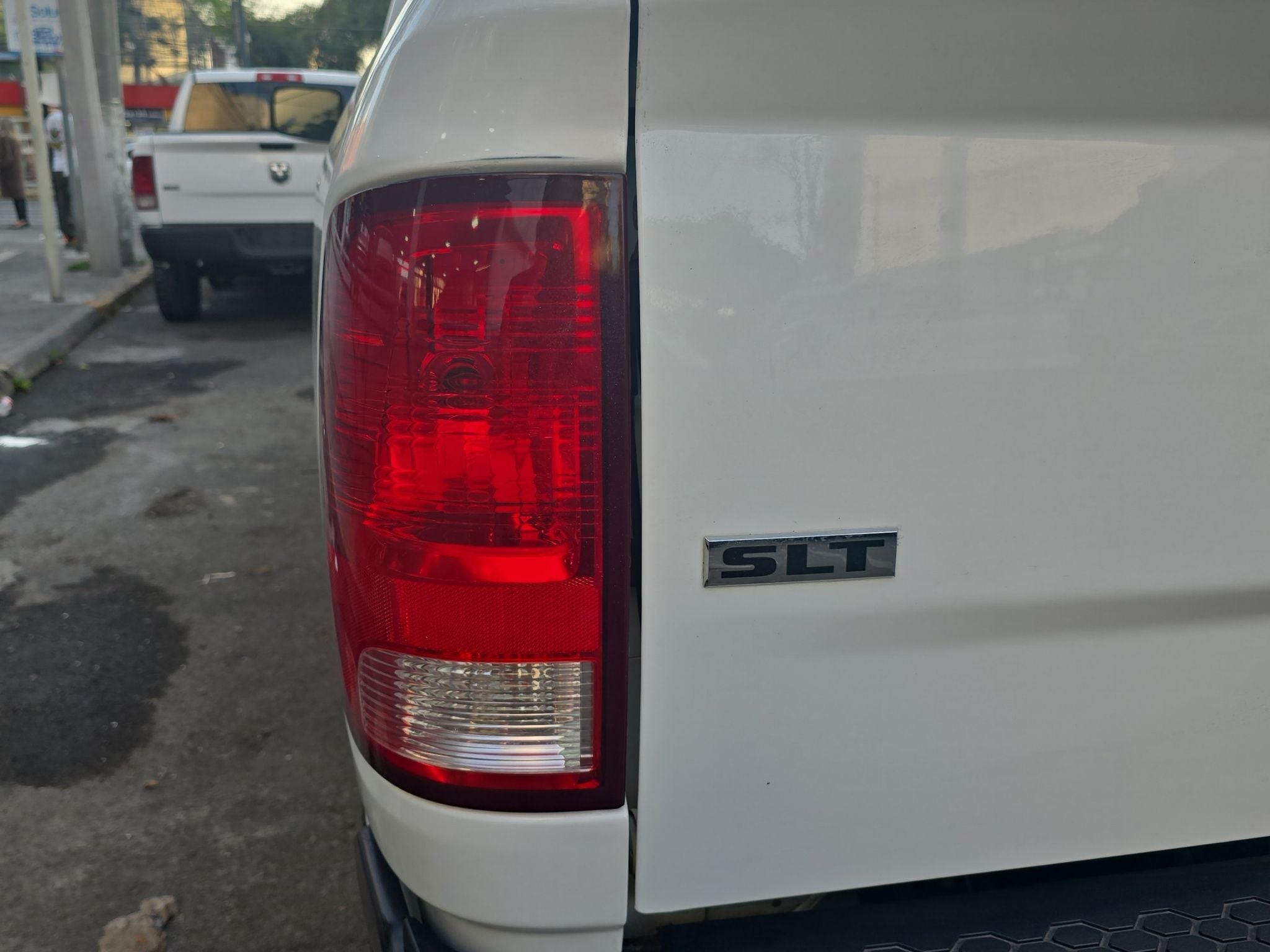 2020 RAM 1500 SLT Trabajo Crew Cab